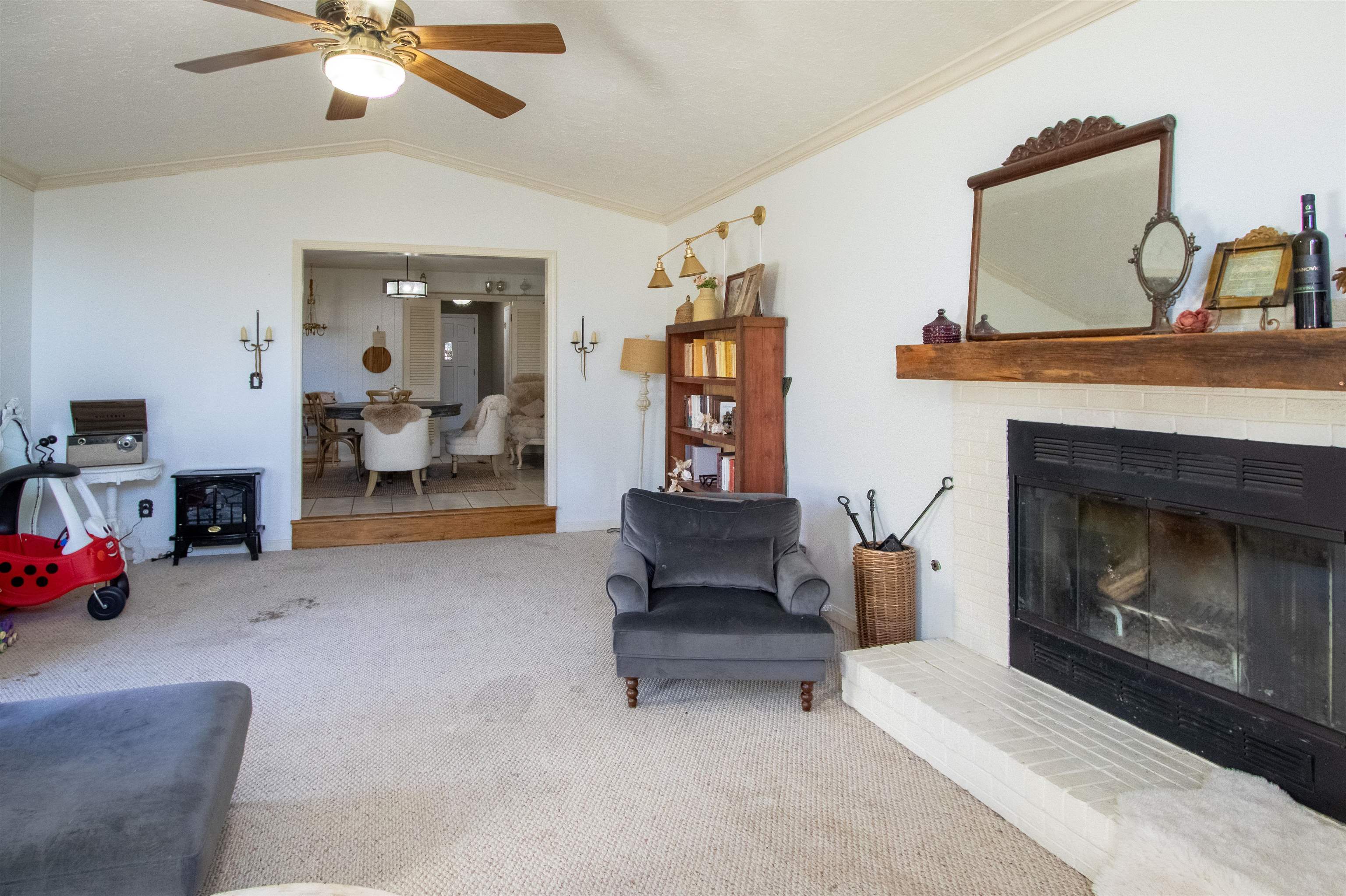 3765 Locust Hill Dr E, Owensboro, Kentucky 42303, 3 Bedrooms Bedrooms, ,2 BathroomsBathrooms,Single Family Residence,For Sale,Locust Hill Dr E,94182