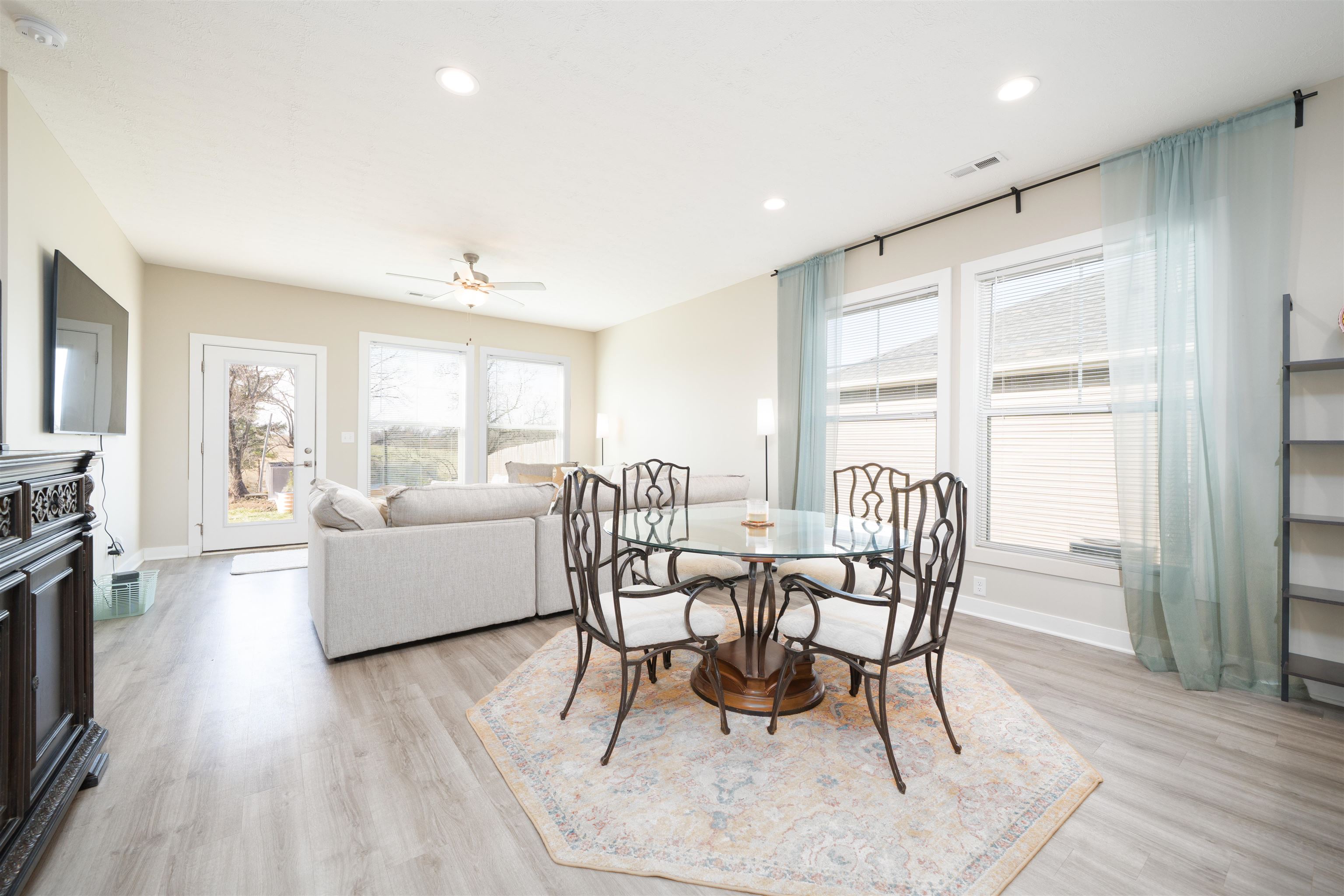 6553 Valley Brook Trace, Owensboro, Kentucky 42376, 3 Bedrooms Bedrooms, ,2 BathroomsBathrooms,Single Family Residence,For Sale,Valley Brook Trace,94183