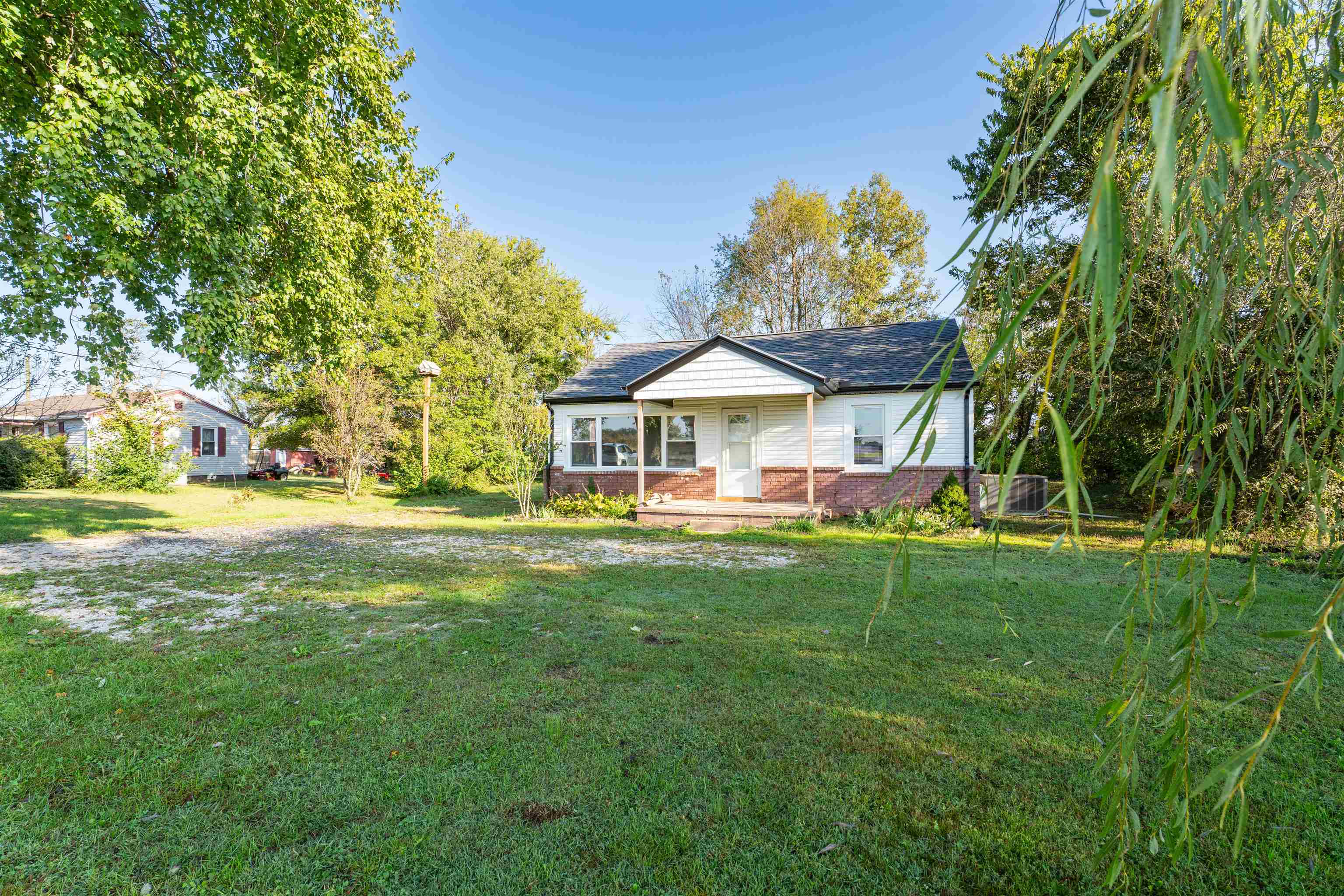 9401 Highway 60 W, Owensboro, Kentucky 42301, 2 Bedrooms Bedrooms, ,1 BathroomBathrooms,Single Family Residence,For Sale,Highway 60 W,94189