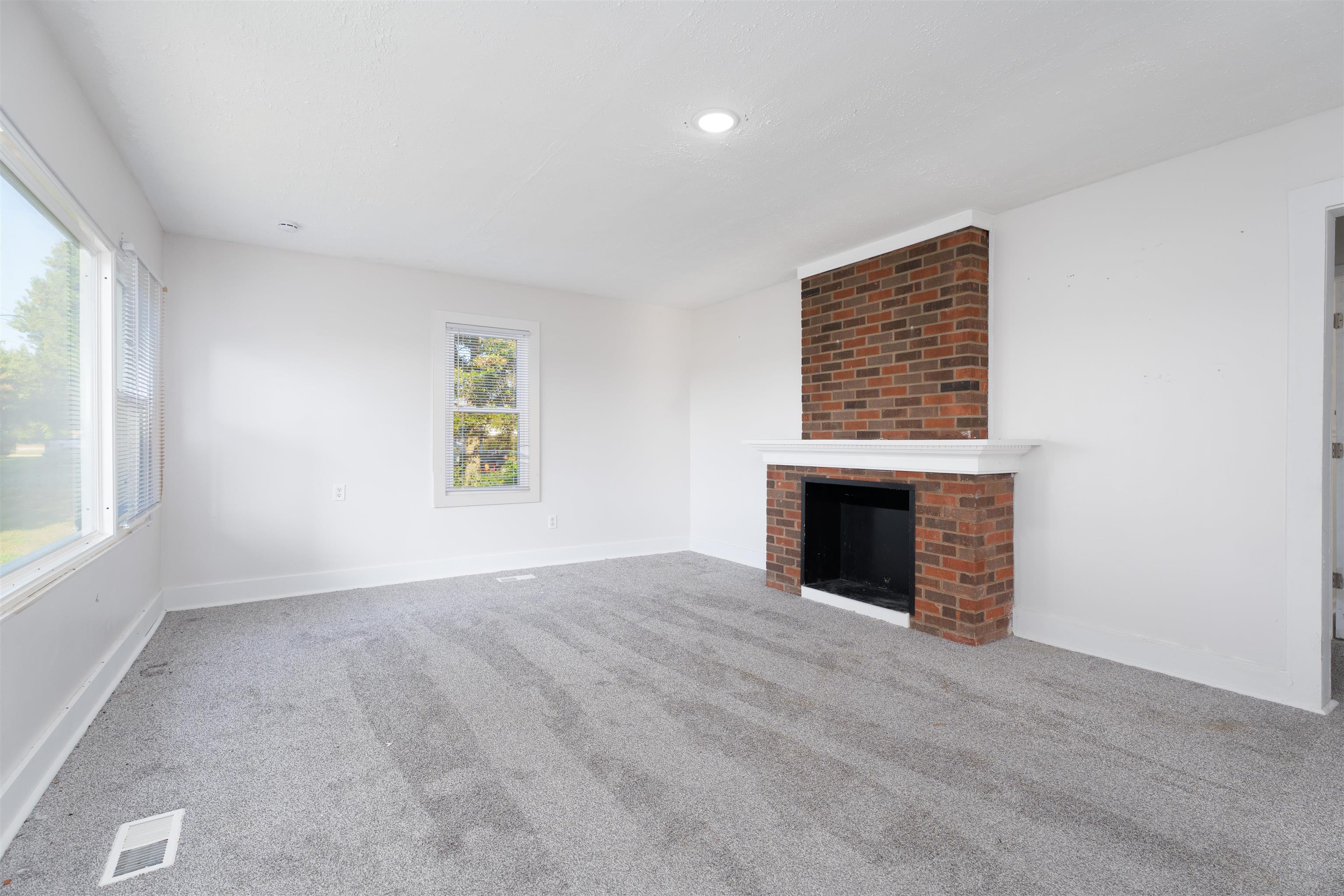 9401 Highway 60 W, Owensboro, Kentucky 42301, 2 Bedrooms Bedrooms, ,1 BathroomBathrooms,Single Family Residence,For Sale,Highway 60 W,94189