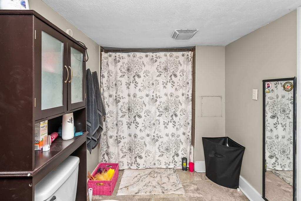 1530 O'Byrne St., Henderson, Kentucky 42420, 2 Bedrooms Bedrooms, ,1 BathroomBathrooms,Single Family Residence,For Sale,O'Byrne St.,94191