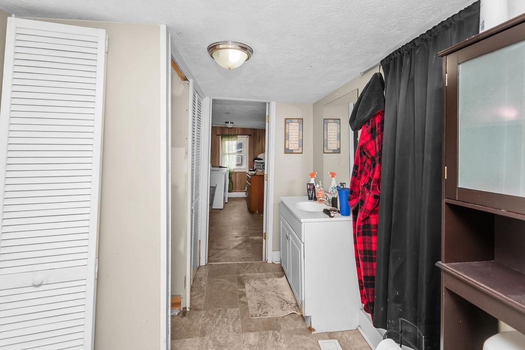 1530 O'Byrne St., Henderson, Kentucky 42420, 2 Bedrooms Bedrooms, ,1 BathroomBathrooms,Single Family Residence,For Sale,O'Byrne St.,94191