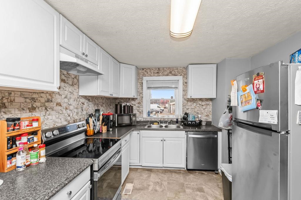 1530 O'Byrne St., Henderson, Kentucky 42420, 2 Bedrooms Bedrooms, ,1 BathroomBathrooms,Single Family Residence,For Sale,O'Byrne St.,94191