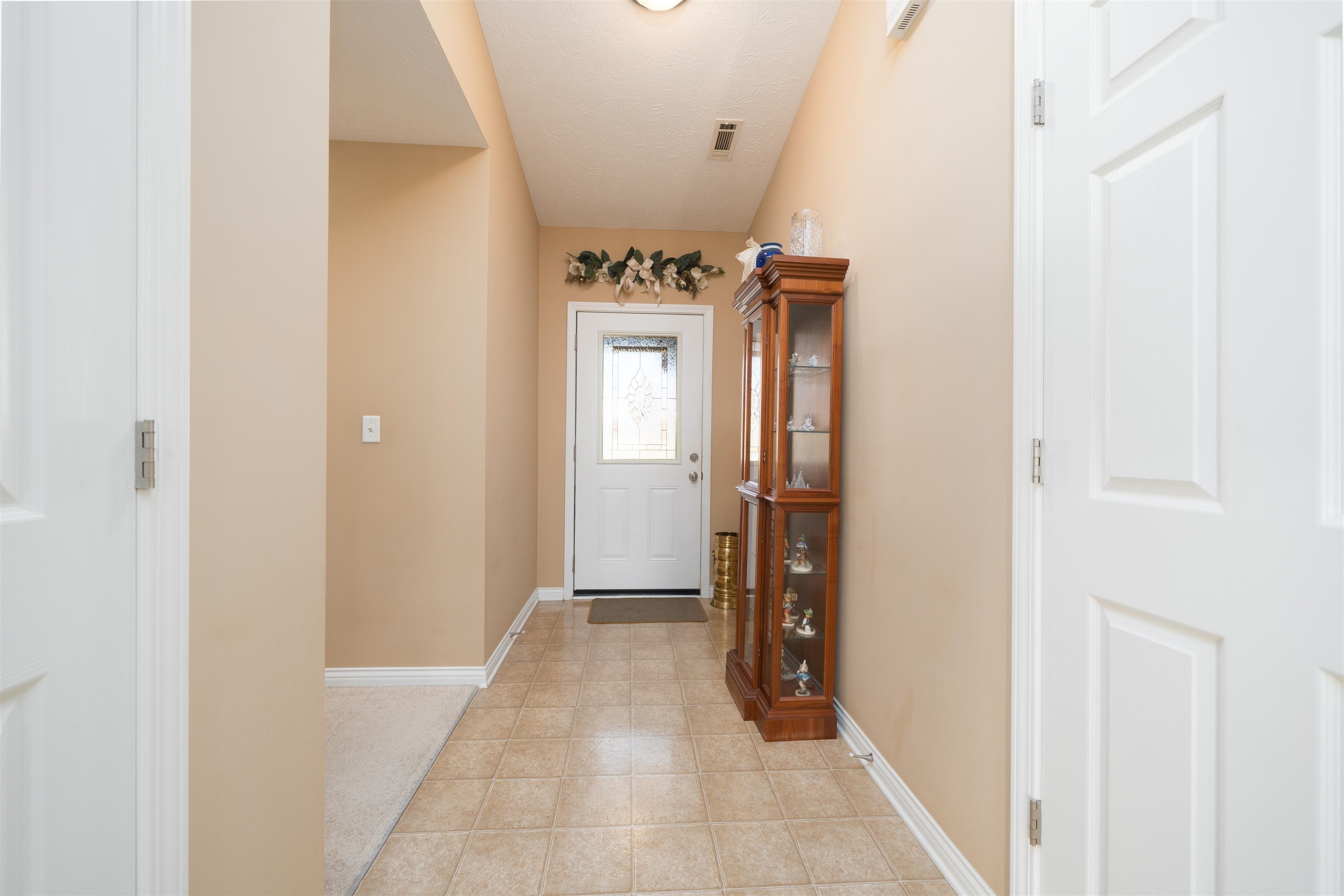 2934 Avenue of the Parks, Owensboro, Kentucky 42303, 3 Bedrooms Bedrooms, ,2 BathroomsBathrooms,Single Family Residence,For Sale,Avenue of the Parks,94220