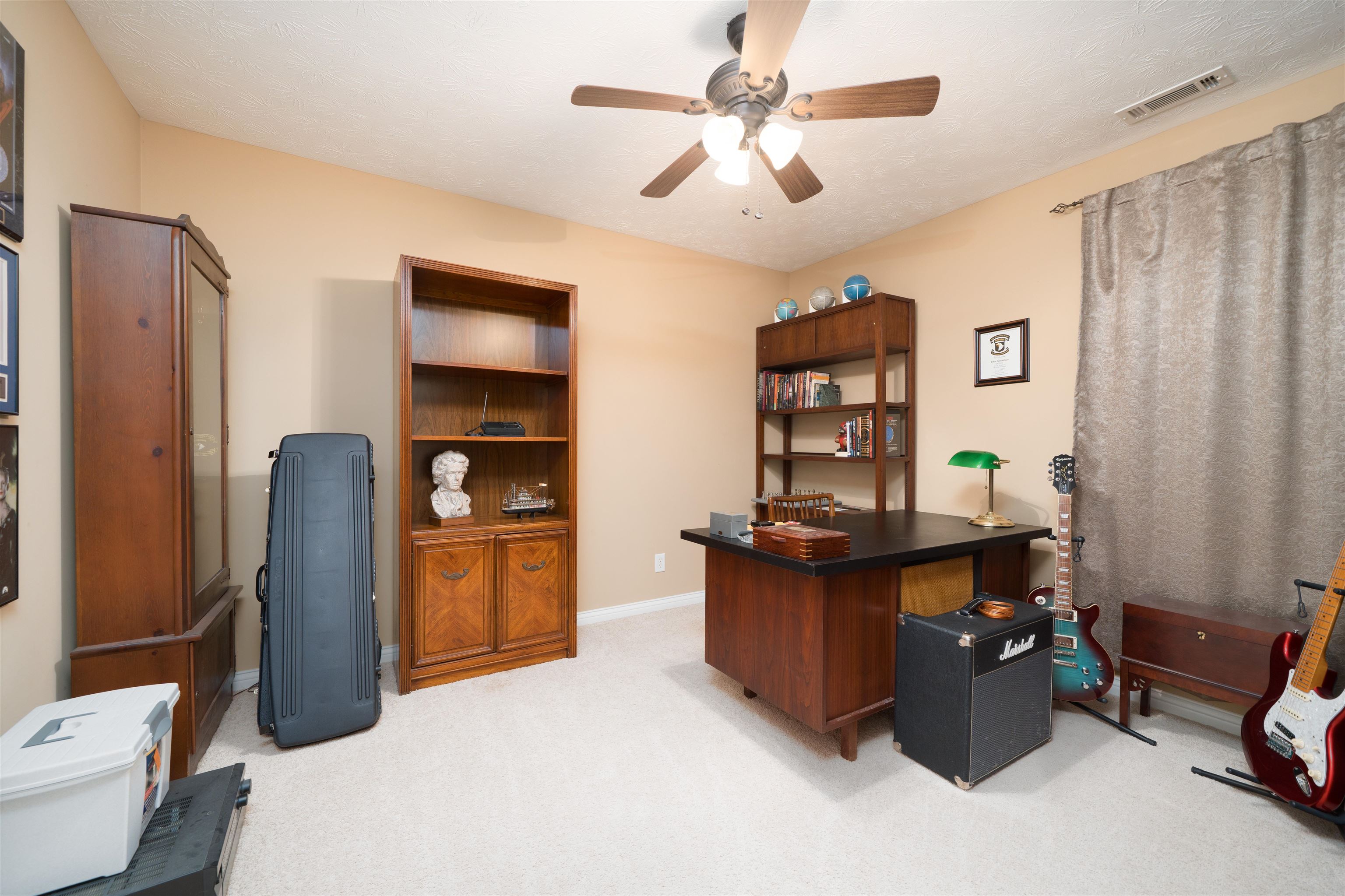 2934 Avenue of the Parks, Owensboro, Kentucky 42303, 3 Bedrooms Bedrooms, ,2 BathroomsBathrooms,Single Family Residence,For Sale,Avenue of the Parks,94220