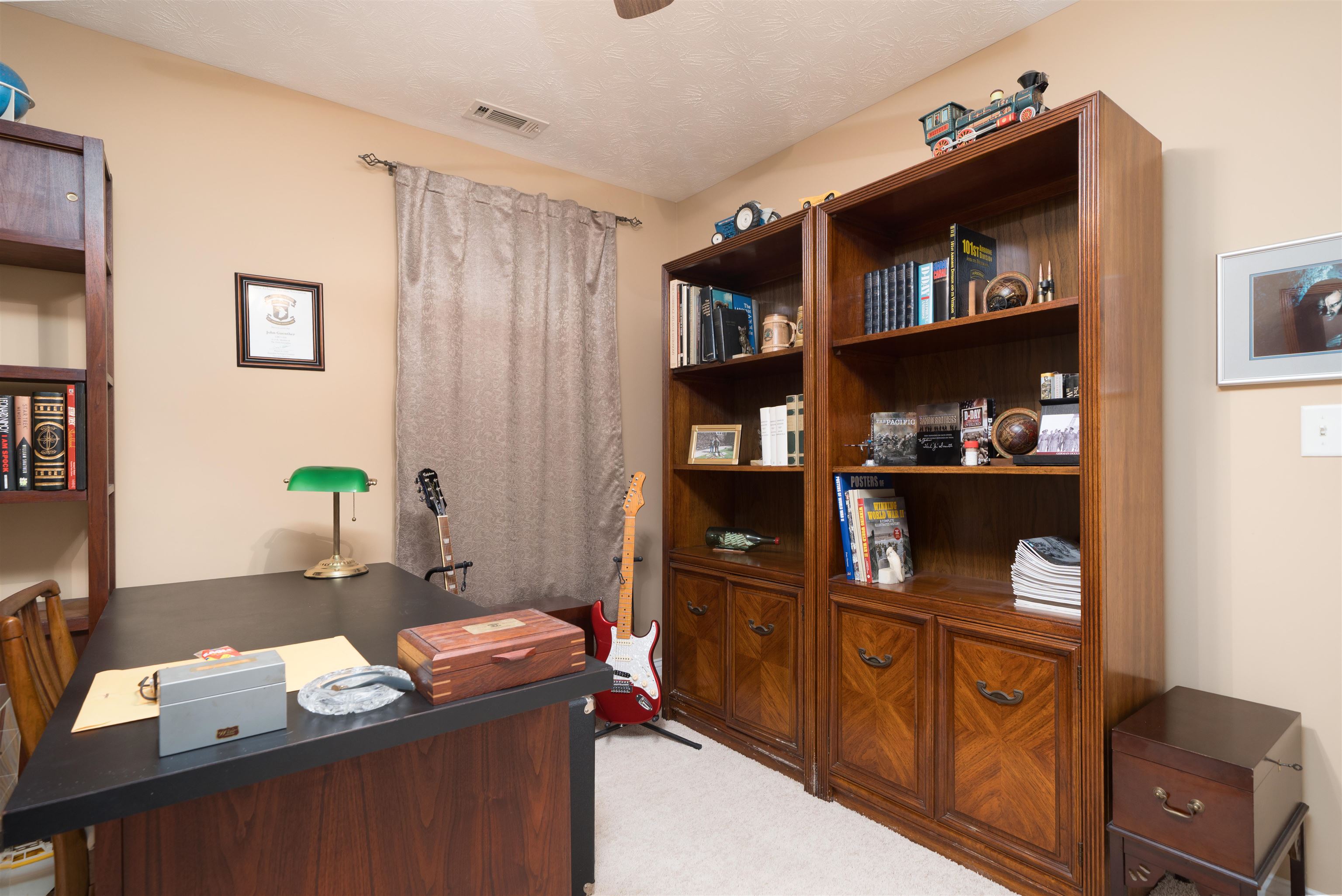 2934 Avenue of the Parks, Owensboro, Kentucky 42303, 3 Bedrooms Bedrooms, ,2 BathroomsBathrooms,Single Family Residence,For Sale,Avenue of the Parks,94220