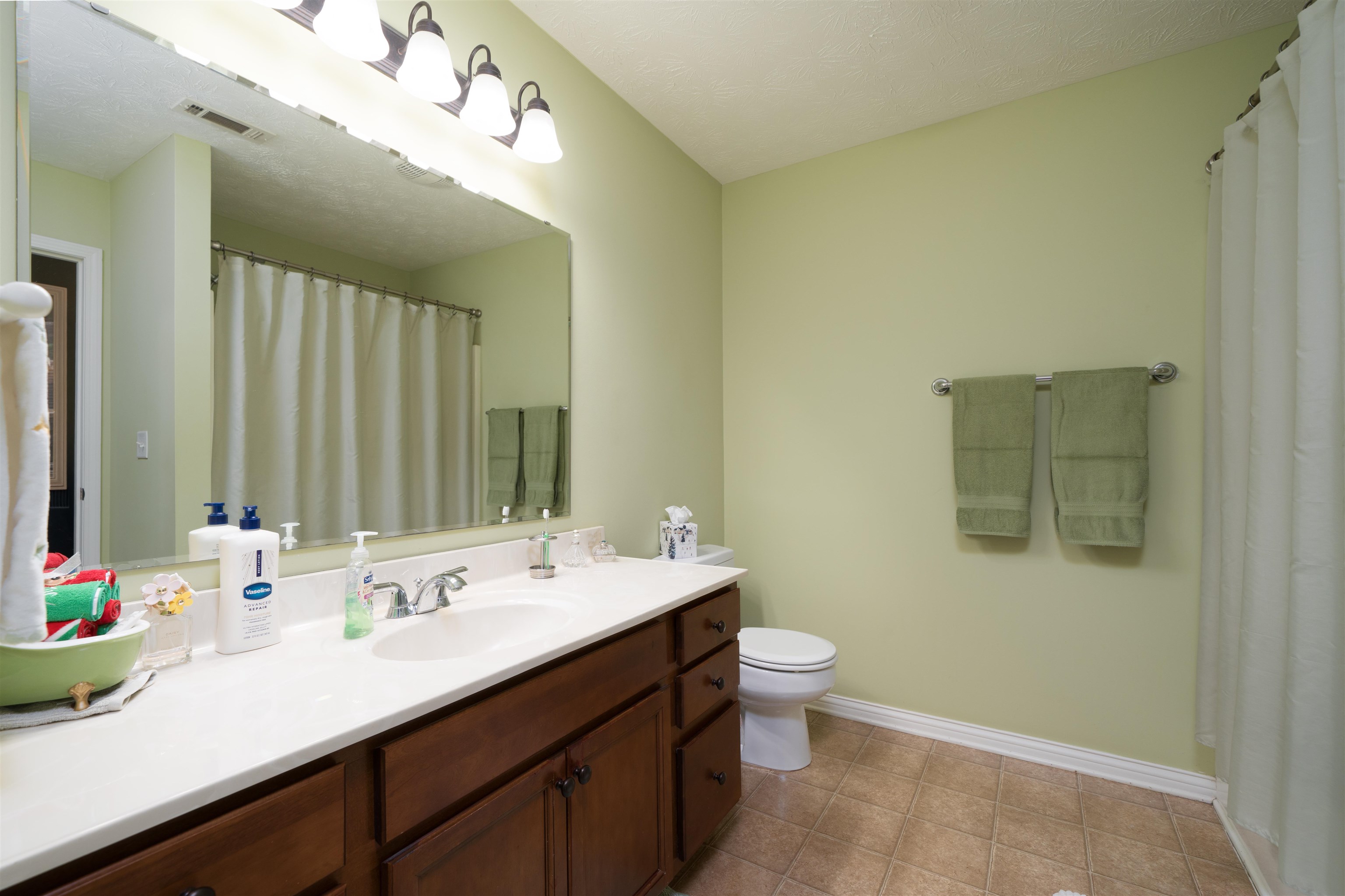 2934 Avenue of the Parks, Owensboro, Kentucky 42303, 3 Bedrooms Bedrooms, ,2 BathroomsBathrooms,Single Family Residence,For Sale,Avenue of the Parks,94220