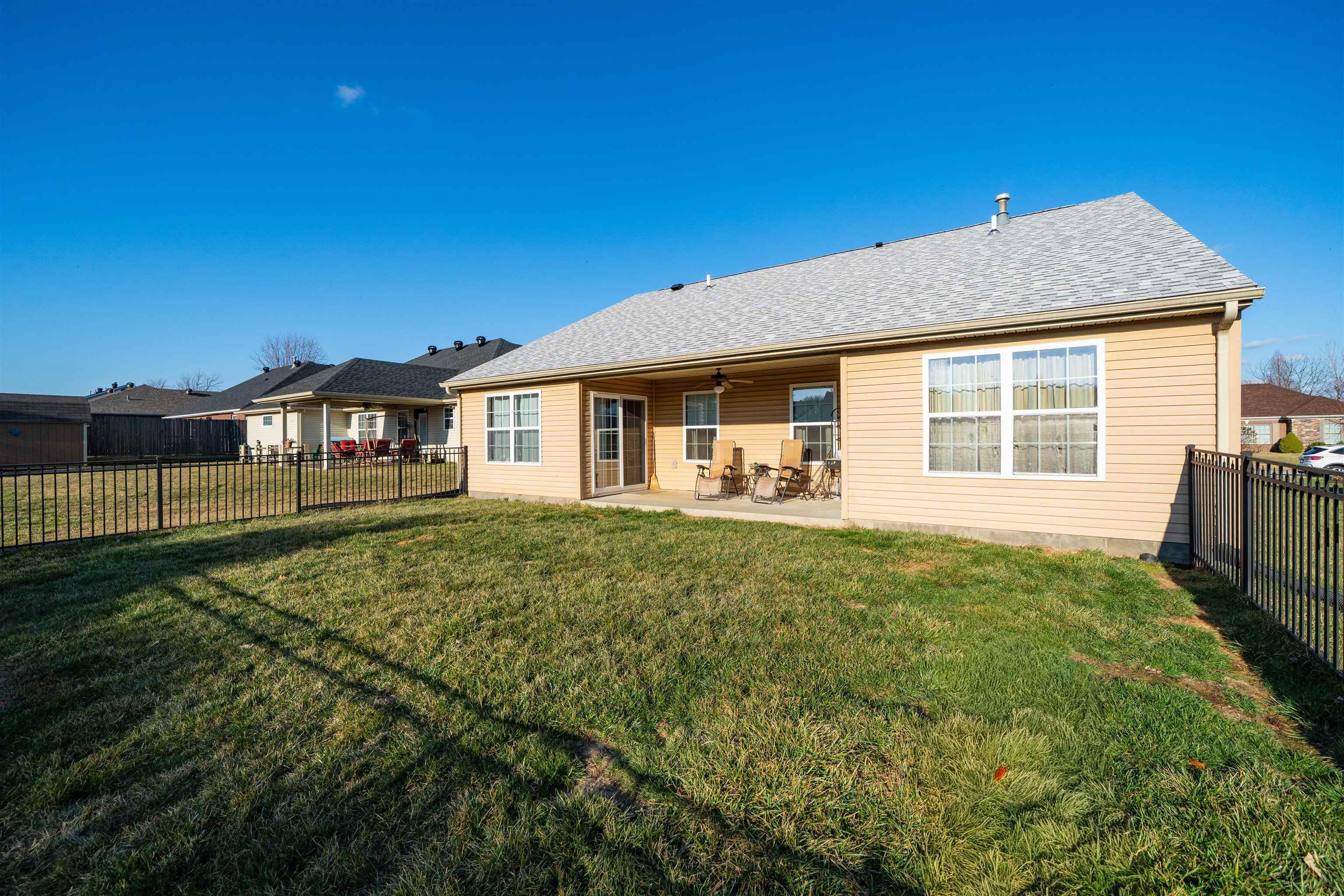 2934 Avenue of the Parks, Owensboro, Kentucky 42303, 3 Bedrooms Bedrooms, ,2 BathroomsBathrooms,Single Family Residence,For Sale,Avenue of the Parks,94220