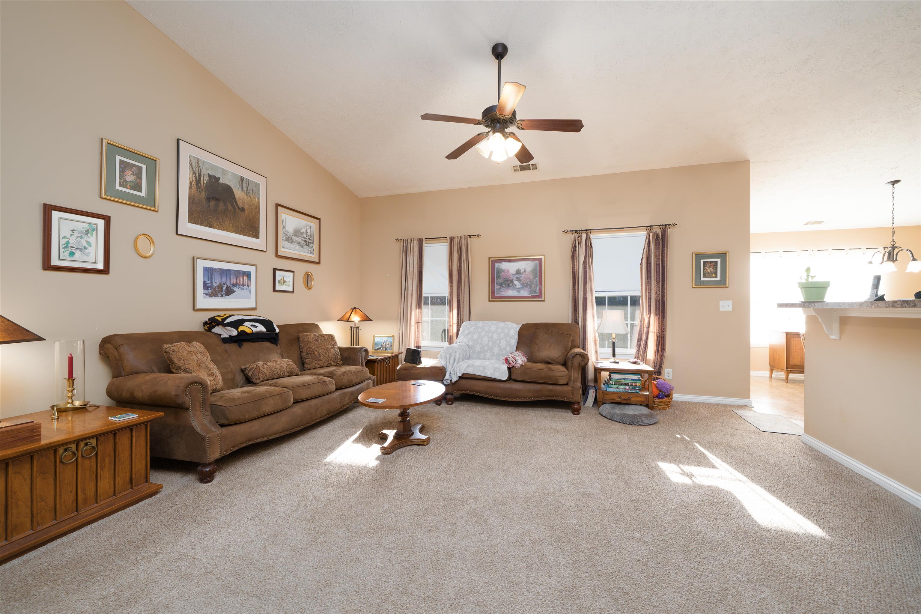 2934 Avenue of the Parks, Owensboro, Kentucky 42303, 3 Bedrooms Bedrooms, ,2 BathroomsBathrooms,Single Family Residence,For Sale,Avenue of the Parks,94220