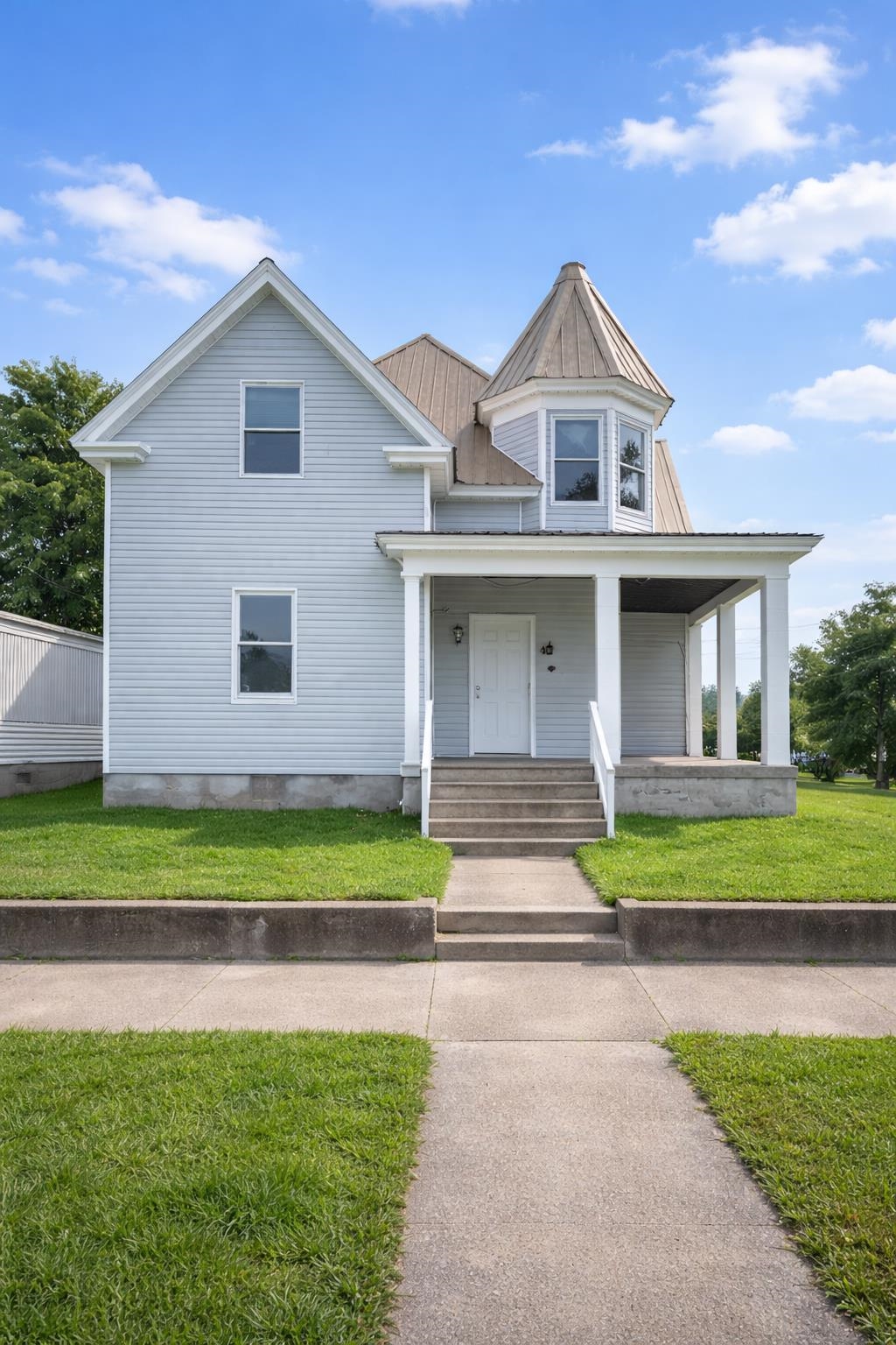 431 Center Street, Owensboro, Kentucky 42303, 6 Bedrooms Bedrooms, ,3 BathroomsBathrooms,Triplex,For Sale,Center Street,94224