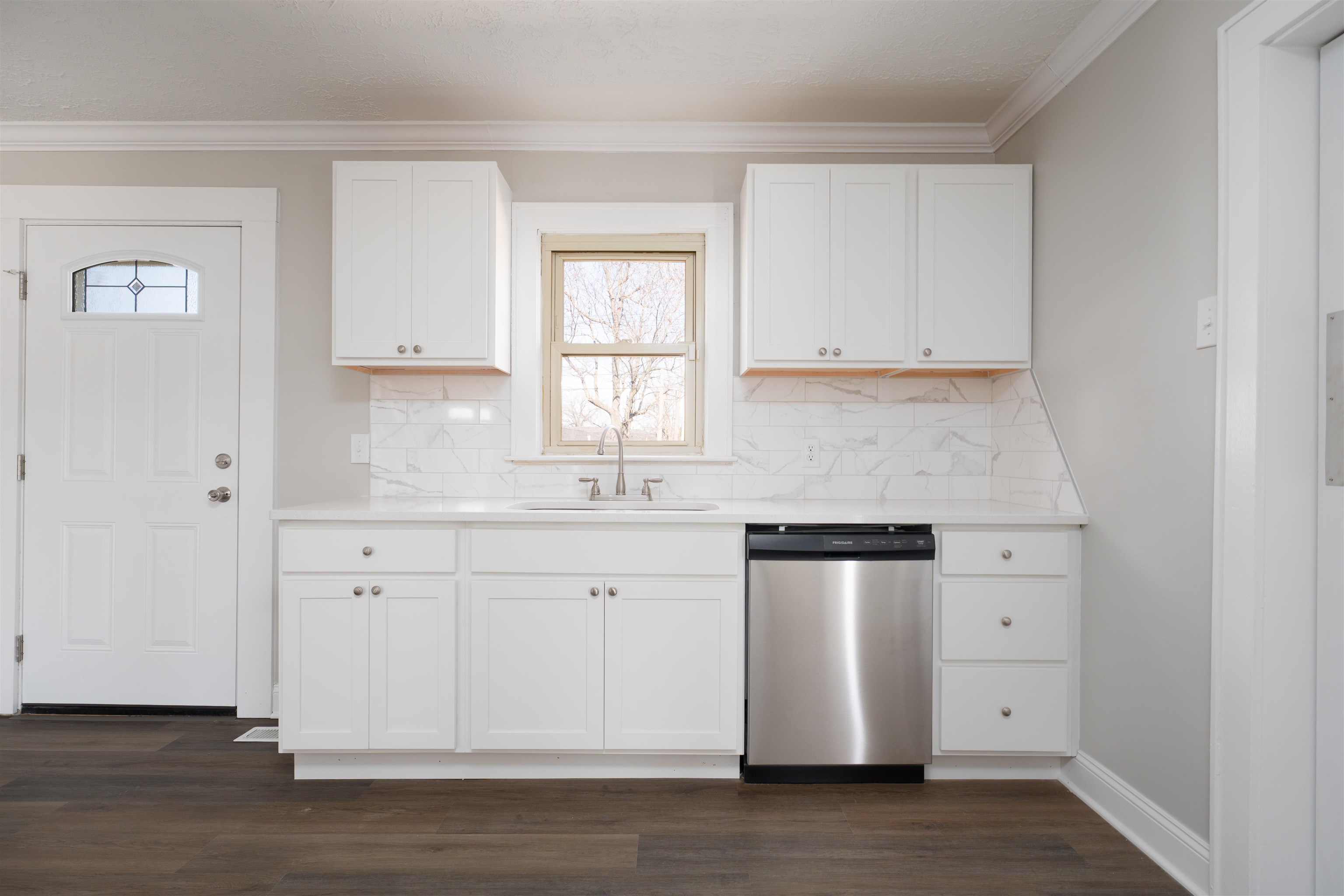 2425 York St, Owensboro, Kentucky 42301, 2 Bedrooms Bedrooms, ,1 BathroomBathrooms,Single Family Residence,For Sale,York St,94232