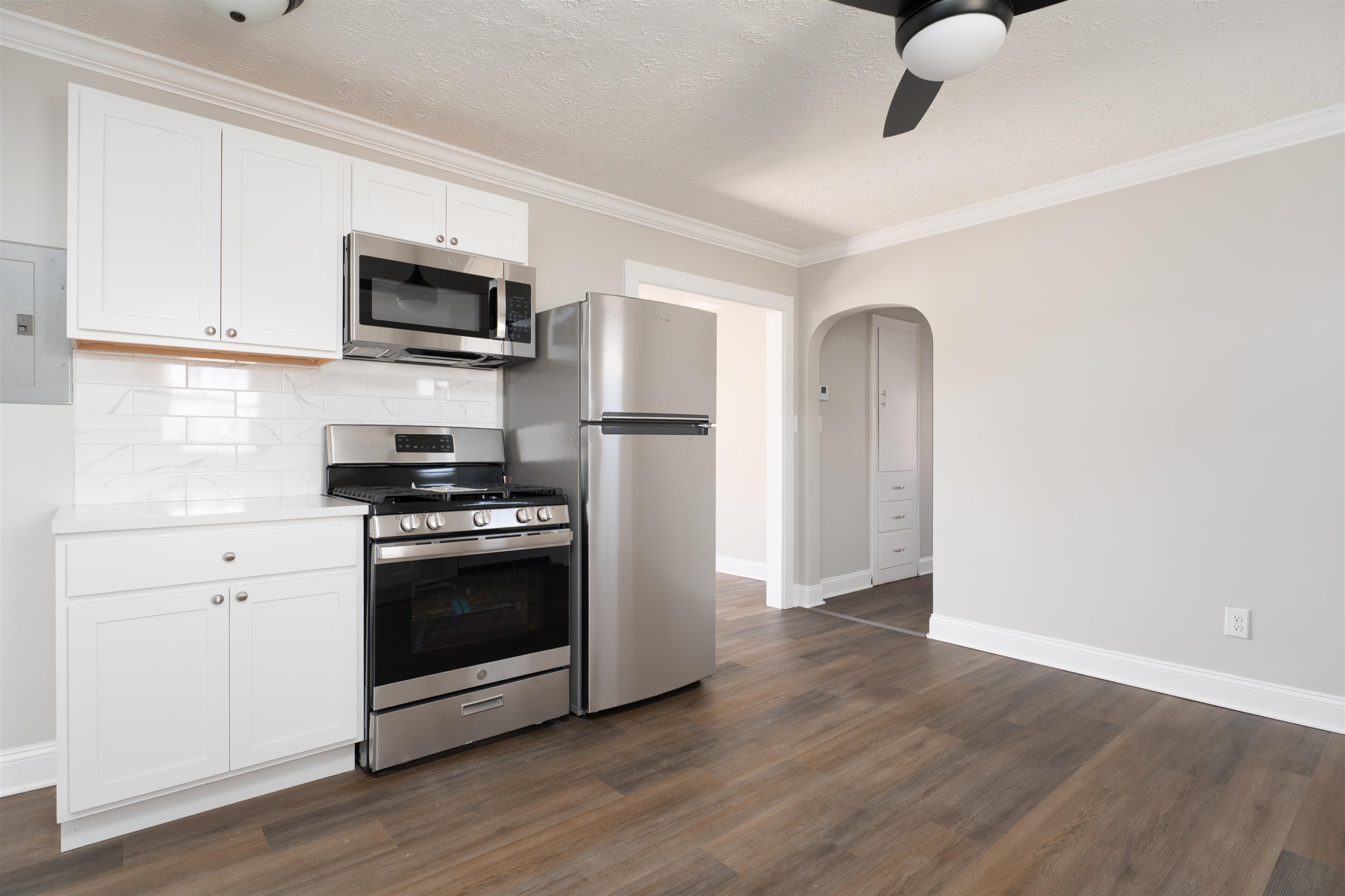 2425 York St, Owensboro, Kentucky 42301, 2 Bedrooms Bedrooms, ,1 BathroomBathrooms,Single Family Residence,For Sale,York St,94232