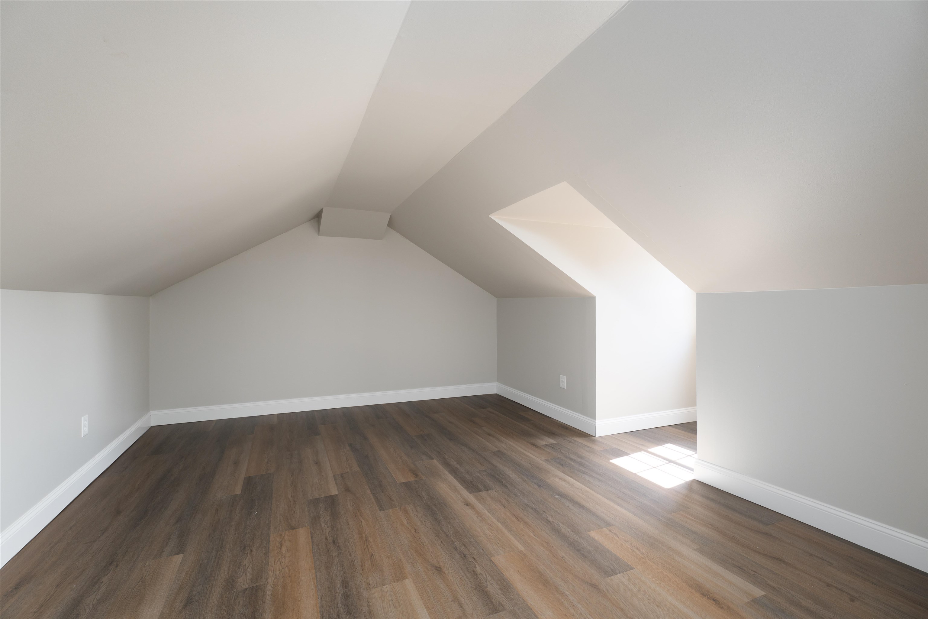 2425 York St, Owensboro, Kentucky 42301, 2 Bedrooms Bedrooms, ,1 BathroomBathrooms,Single Family Residence,For Sale,York St,94232