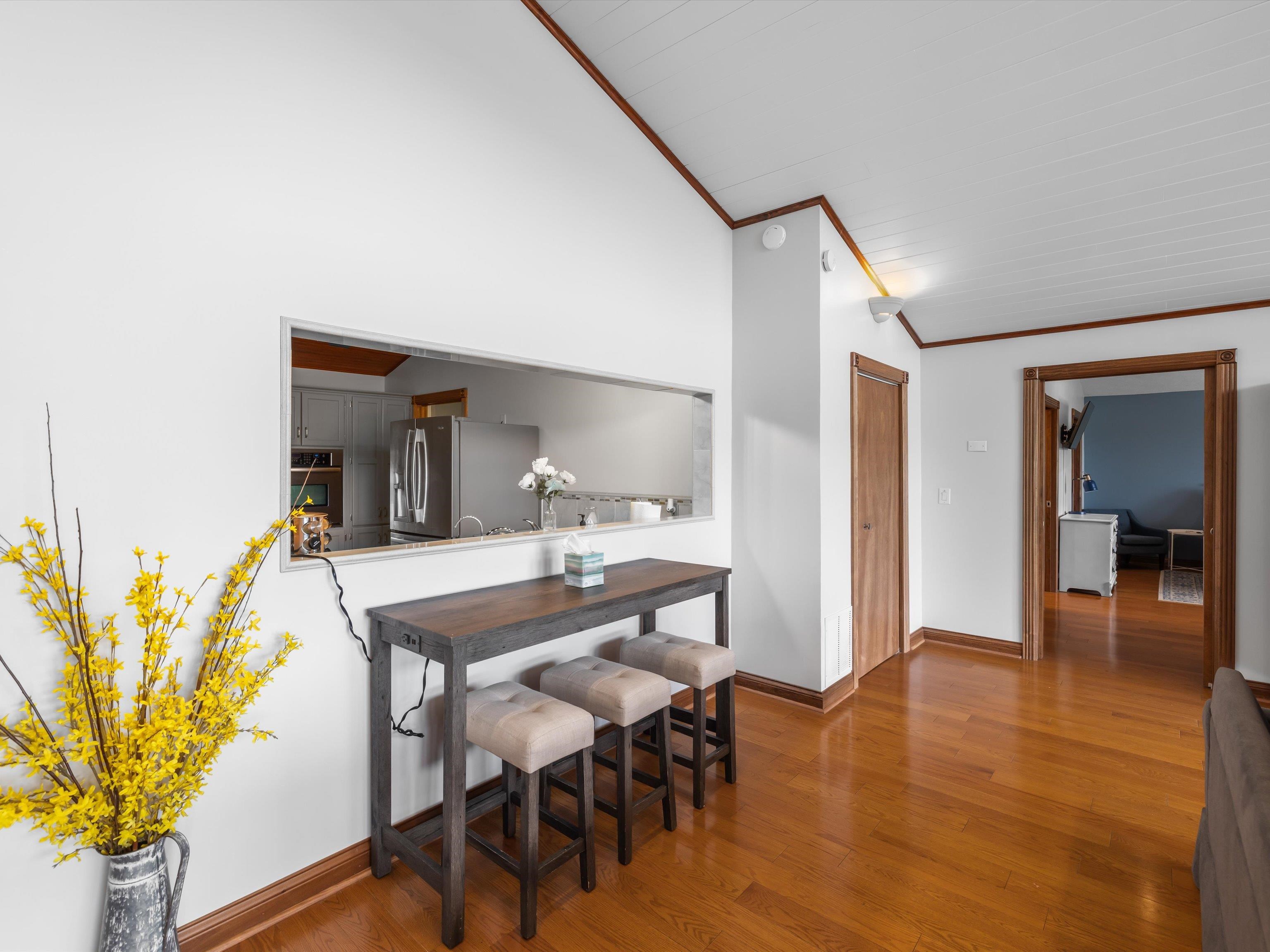 389 Lakeview Dr, Somerset, Kentucky 42503, 6 Bedrooms Bedrooms, ,5 BathroomsBathrooms,Single Family Residence,For Sale,Lakeview Dr,94234