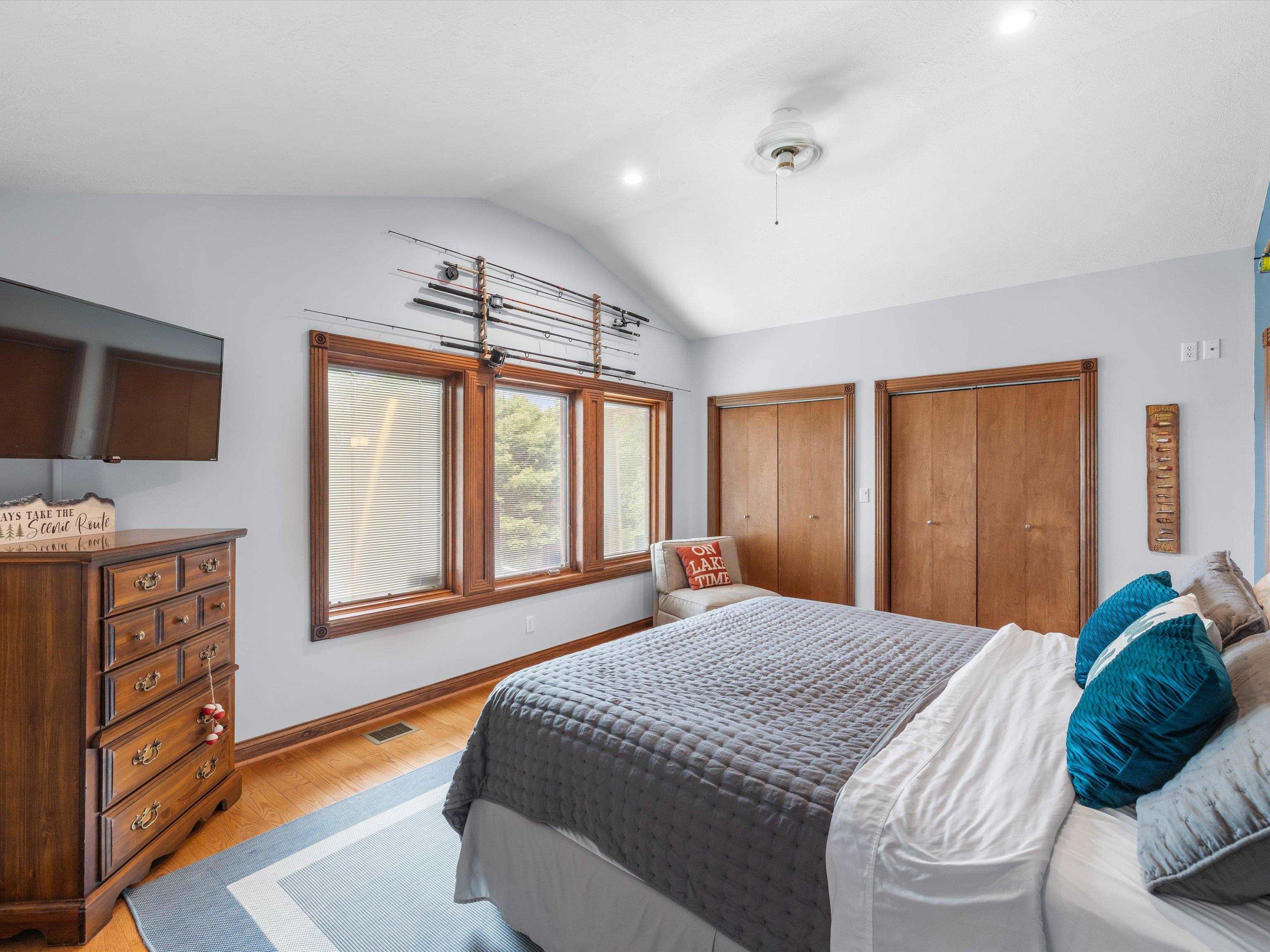 389 Lakeview Dr, Somerset, Kentucky 42503, 6 Bedrooms Bedrooms, ,5 BathroomsBathrooms,Single Family Residence,For Sale,Lakeview Dr,94234