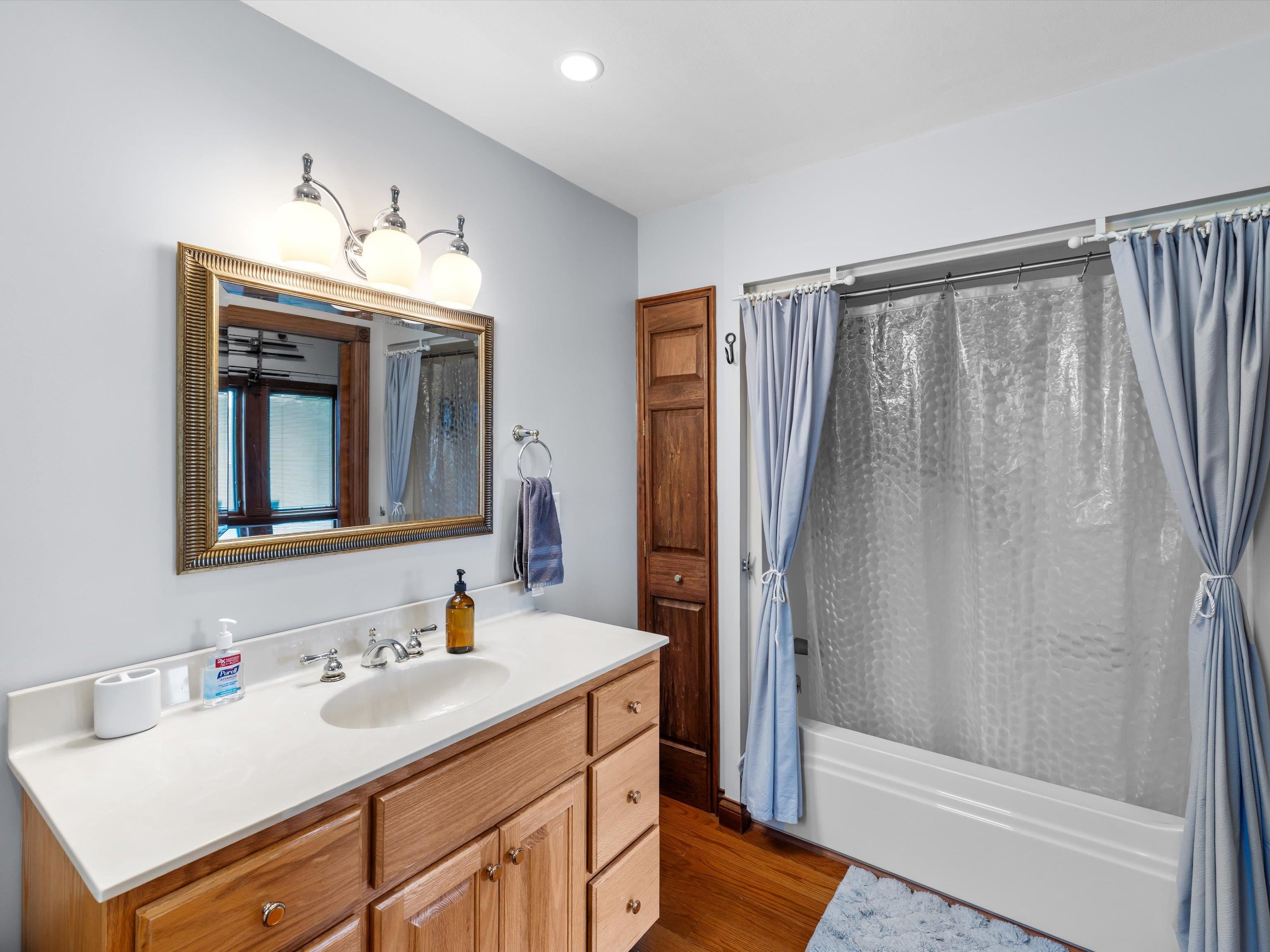 389 Lakeview Dr, Somerset, Kentucky 42503, 6 Bedrooms Bedrooms, ,5 BathroomsBathrooms,Single Family Residence,For Sale,Lakeview Dr,94234