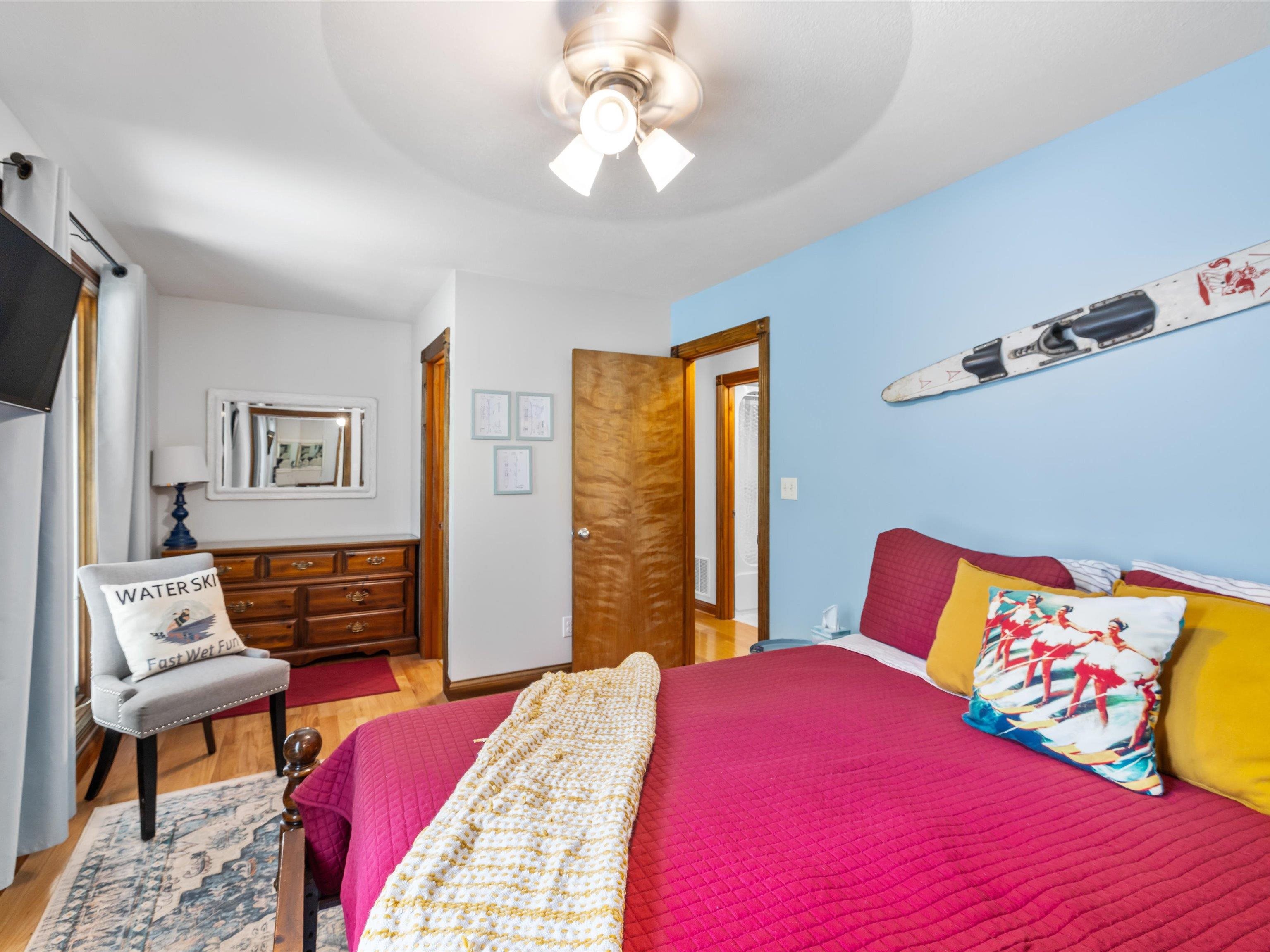 389 Lakeview Dr, Somerset, Kentucky 42503, 6 Bedrooms Bedrooms, ,5 BathroomsBathrooms,Single Family Residence,For Sale,Lakeview Dr,94234