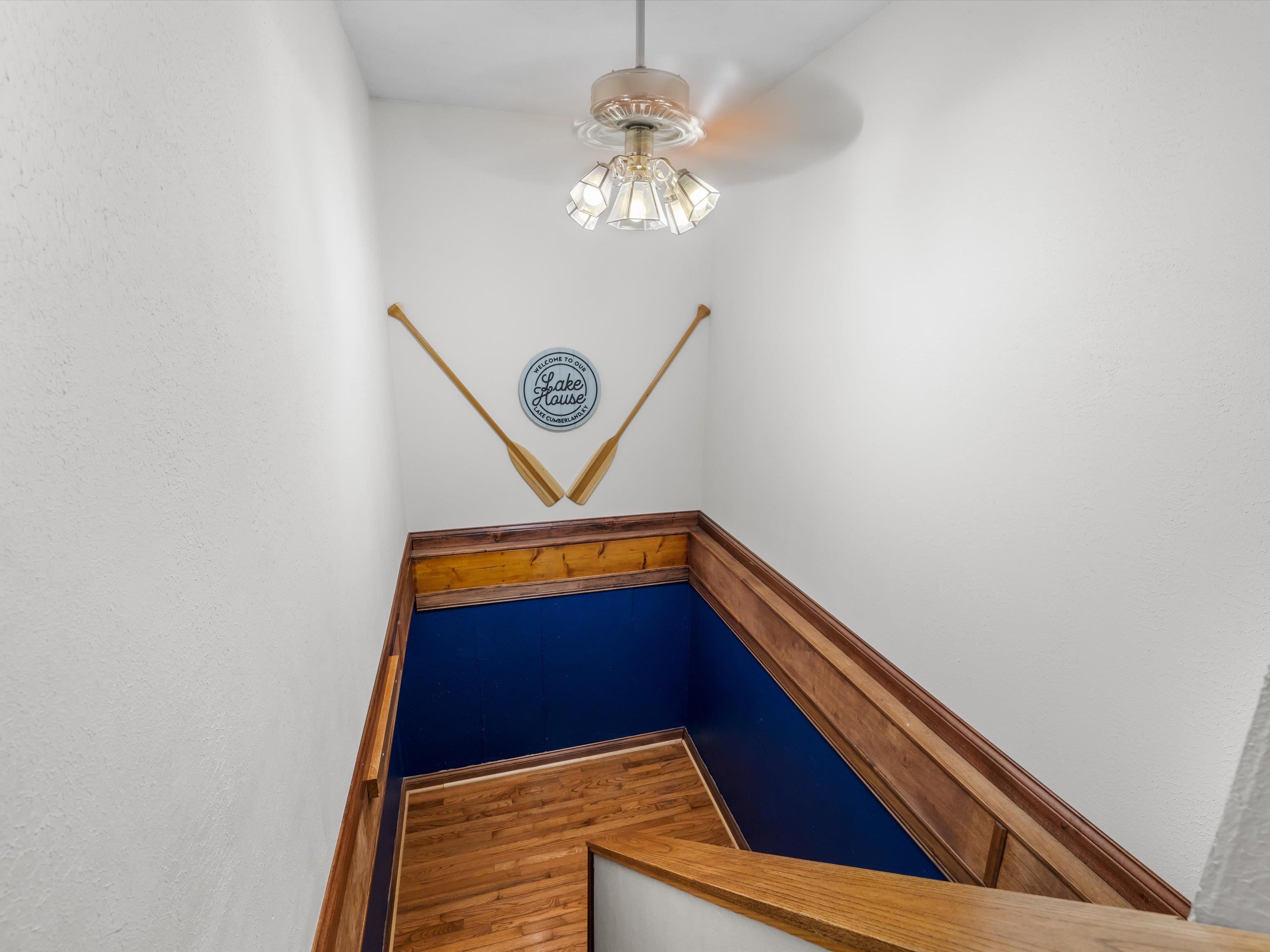 389 Lakeview Dr, Somerset, Kentucky 42503, 6 Bedrooms Bedrooms, ,5 BathroomsBathrooms,Single Family Residence,For Sale,Lakeview Dr,94234