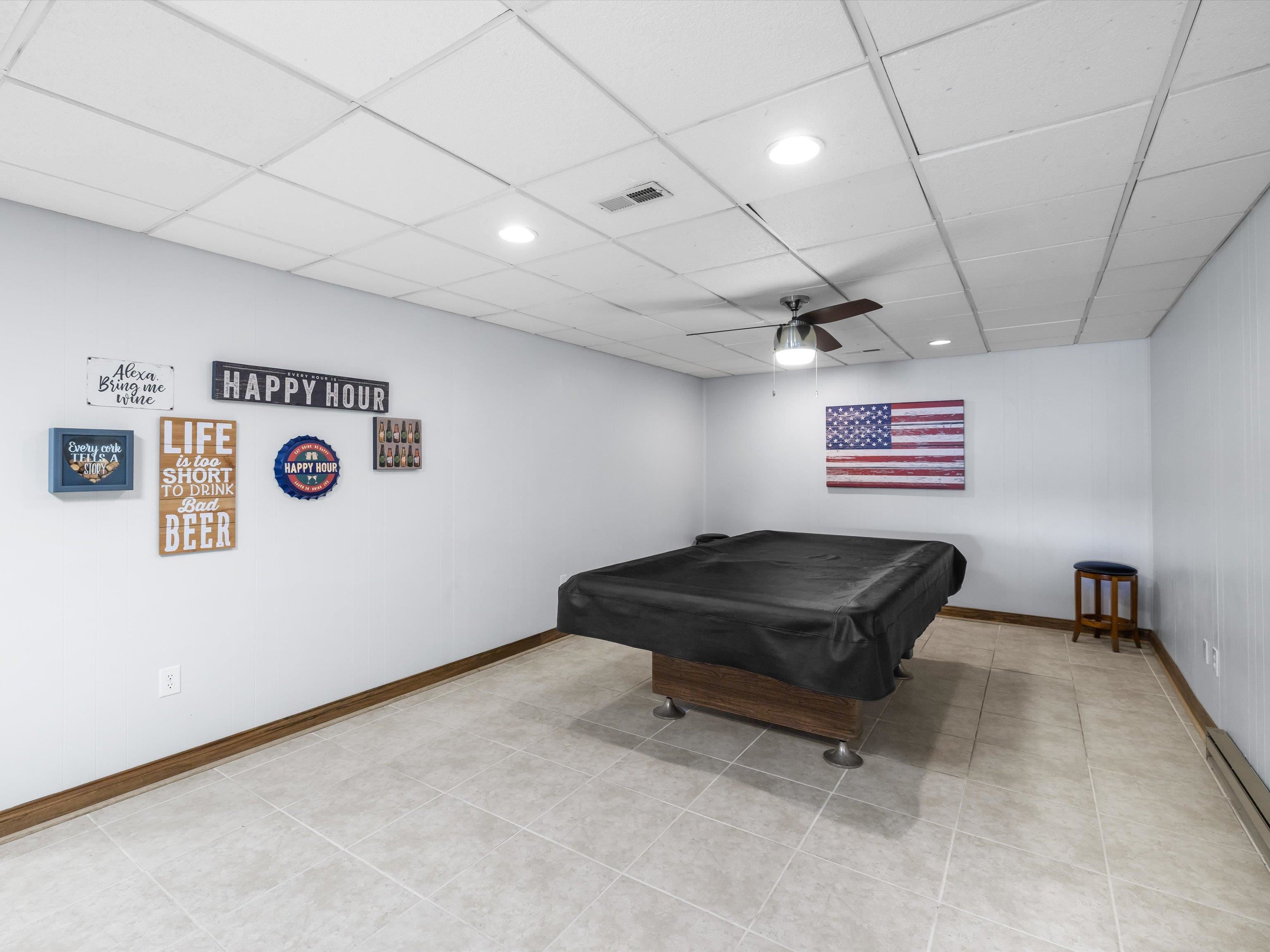 389 Lakeview Dr, Somerset, Kentucky 42503, 6 Bedrooms Bedrooms, ,5 BathroomsBathrooms,Single Family Residence,For Sale,Lakeview Dr,94234