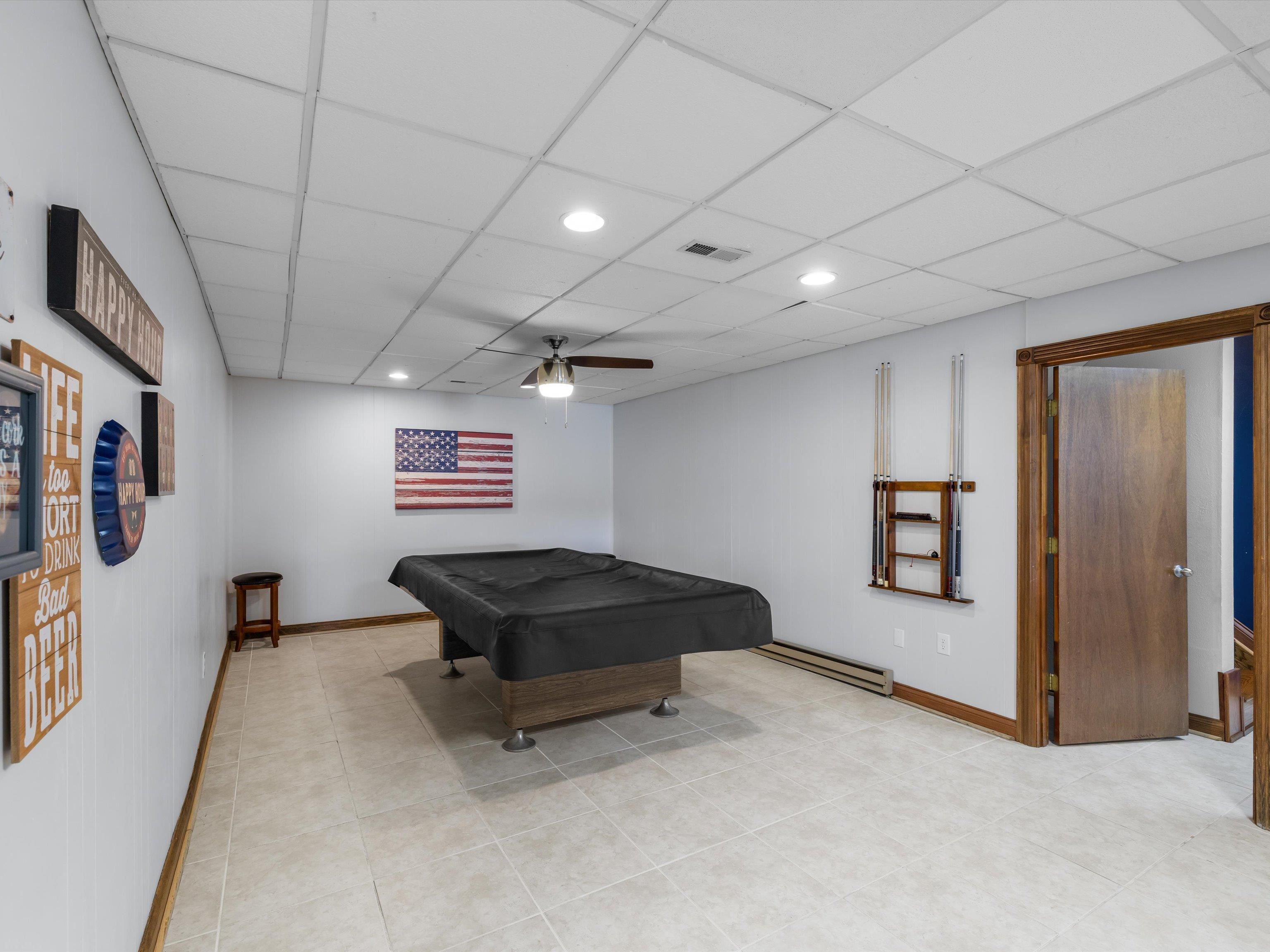 389 Lakeview Dr, Somerset, Kentucky 42503, 6 Bedrooms Bedrooms, ,5 BathroomsBathrooms,Single Family Residence,For Sale,Lakeview Dr,94234