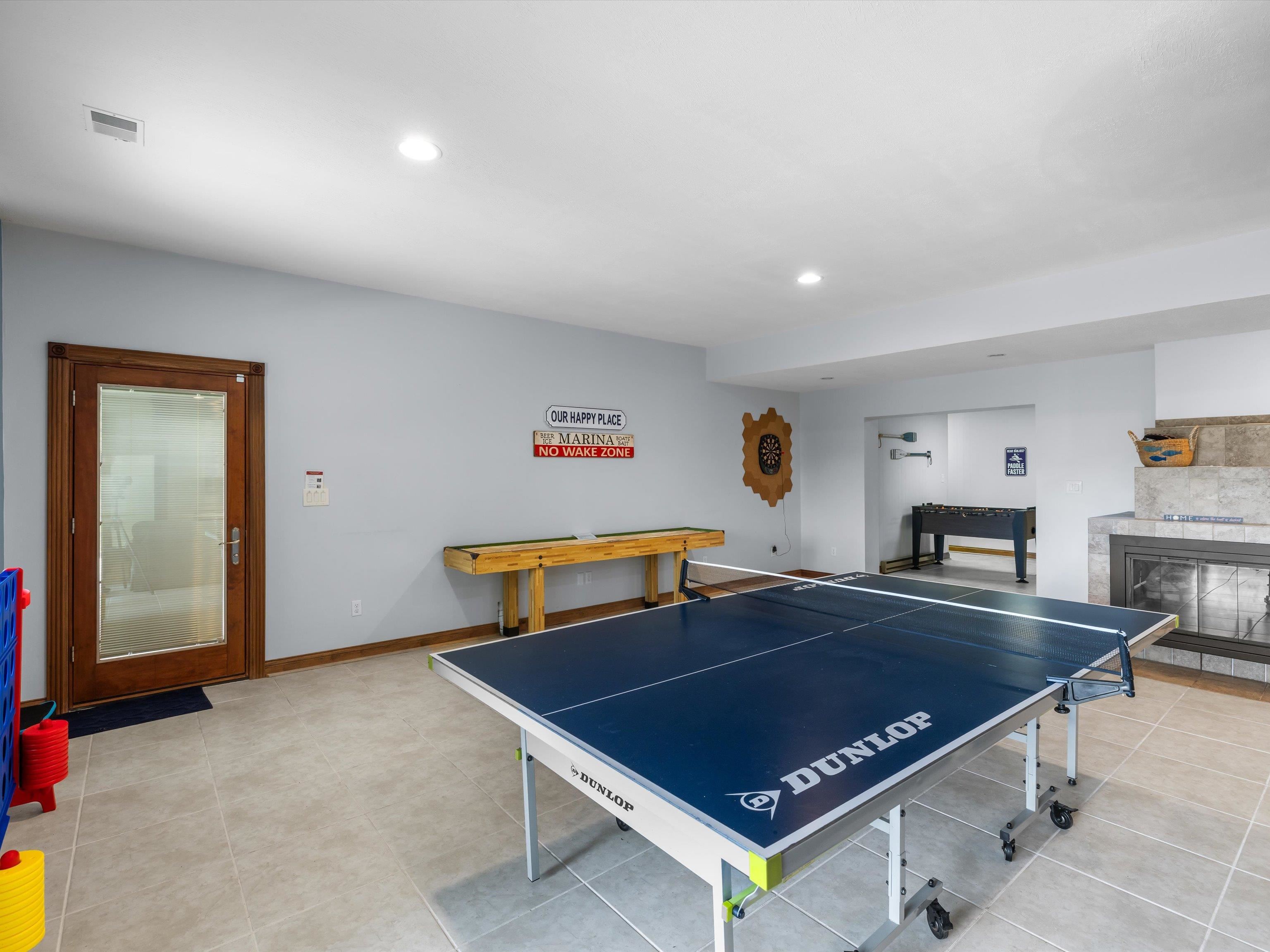 389 Lakeview Dr, Somerset, Kentucky 42503, 6 Bedrooms Bedrooms, ,5 BathroomsBathrooms,Single Family Residence,For Sale,Lakeview Dr,94234