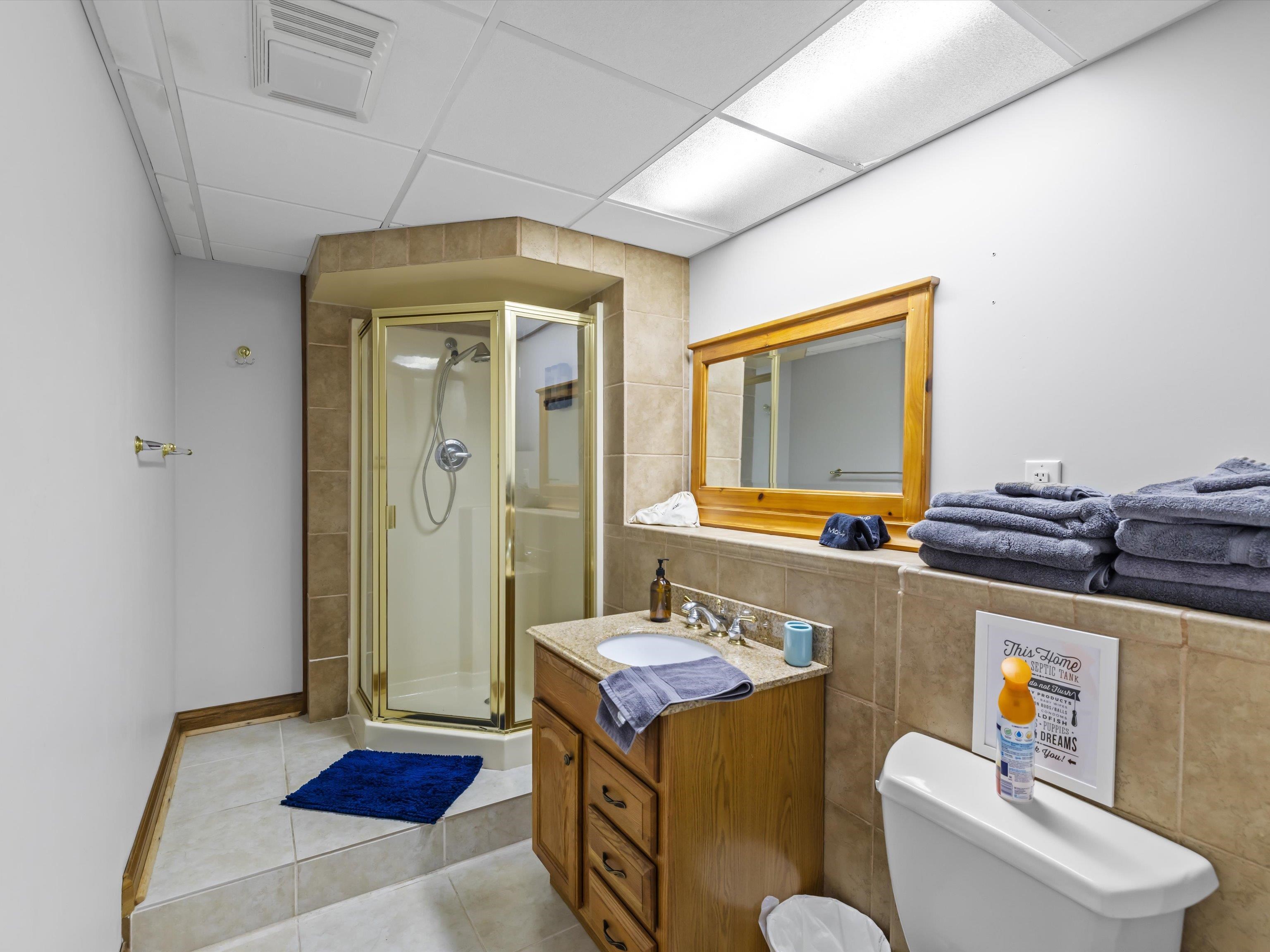 389 Lakeview Dr, Somerset, Kentucky 42503, 6 Bedrooms Bedrooms, ,5 BathroomsBathrooms,Single Family Residence,For Sale,Lakeview Dr,94234