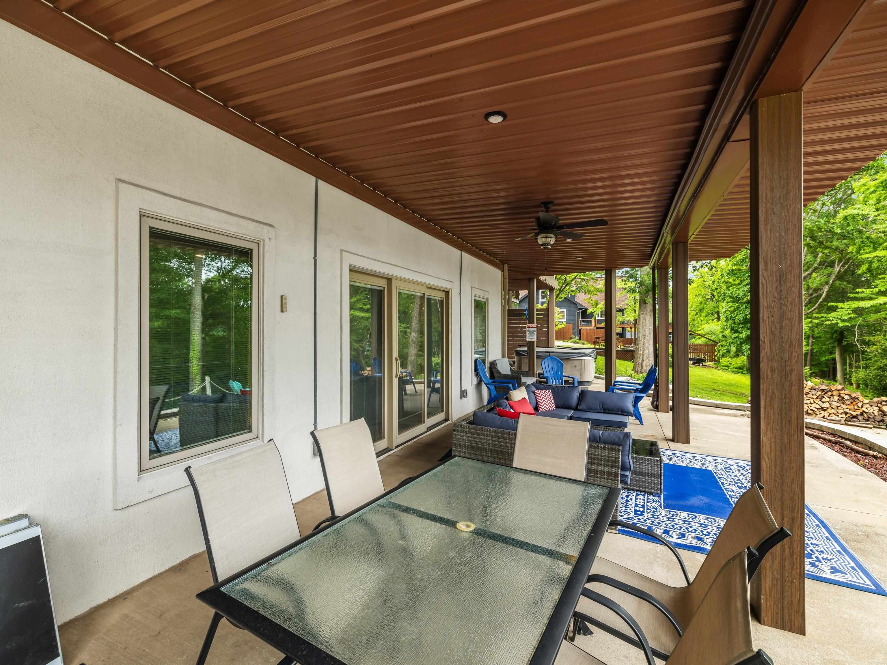 389 Lakeview Dr, Somerset, Kentucky 42503, 6 Bedrooms Bedrooms, ,5 BathroomsBathrooms,Single Family Residence,For Sale,Lakeview Dr,94234