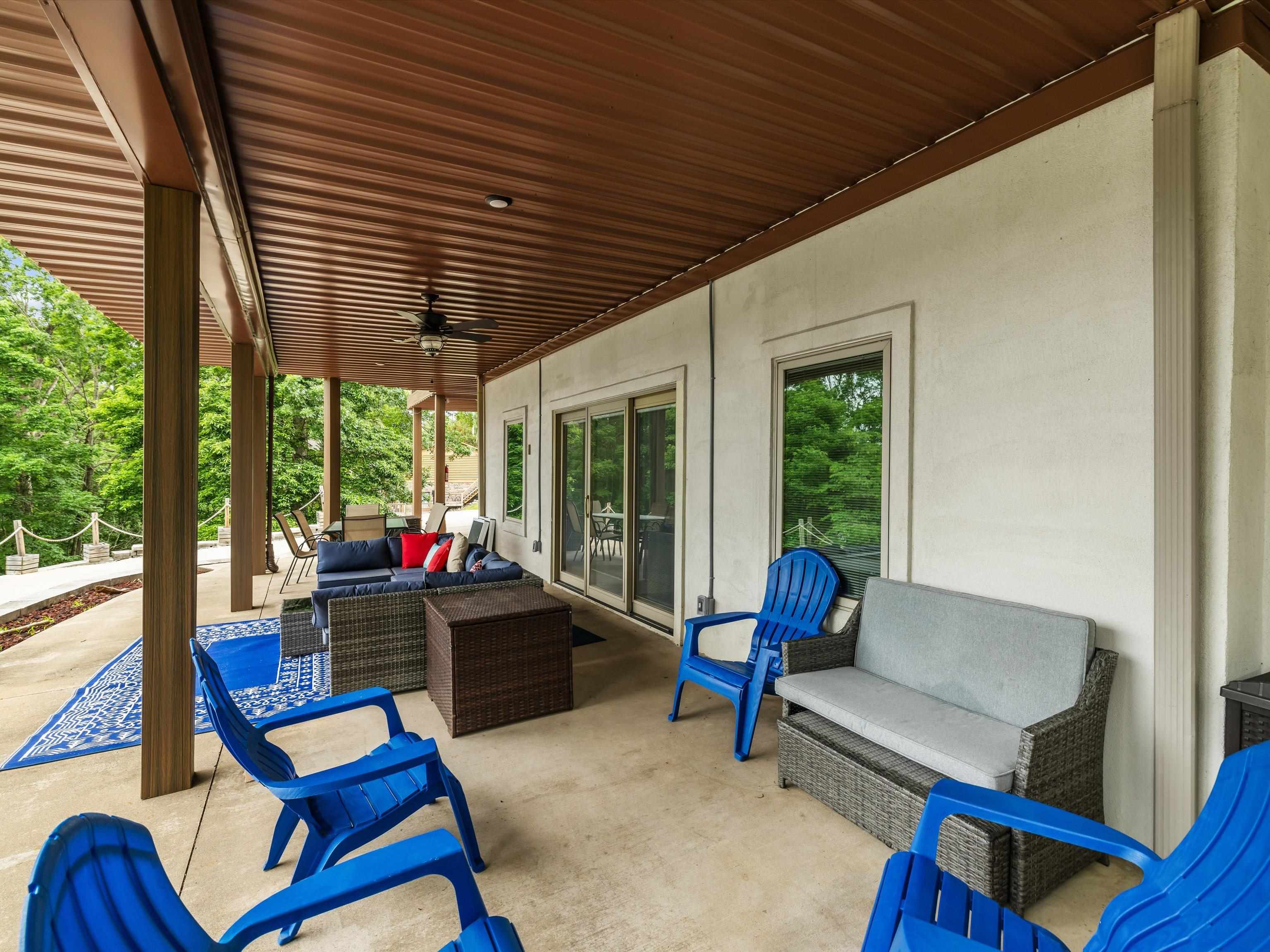 389 Lakeview Dr, Somerset, Kentucky 42503, 6 Bedrooms Bedrooms, ,5 BathroomsBathrooms,Single Family Residence,For Sale,Lakeview Dr,94234