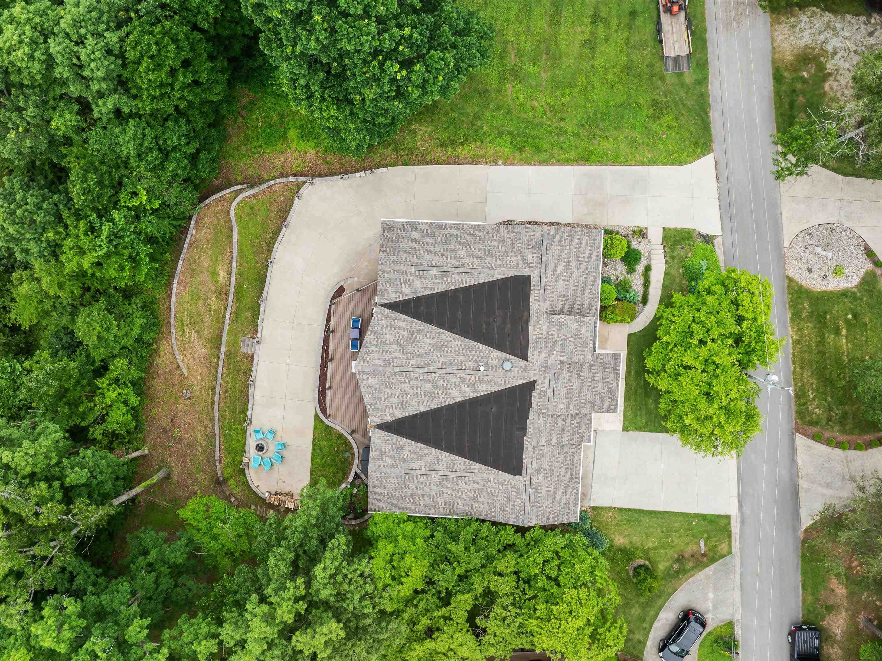 389 Lakeview Dr, Somerset, Kentucky 42503, 6 Bedrooms Bedrooms, ,5 BathroomsBathrooms,Single Family Residence,For Sale,Lakeview Dr,94234