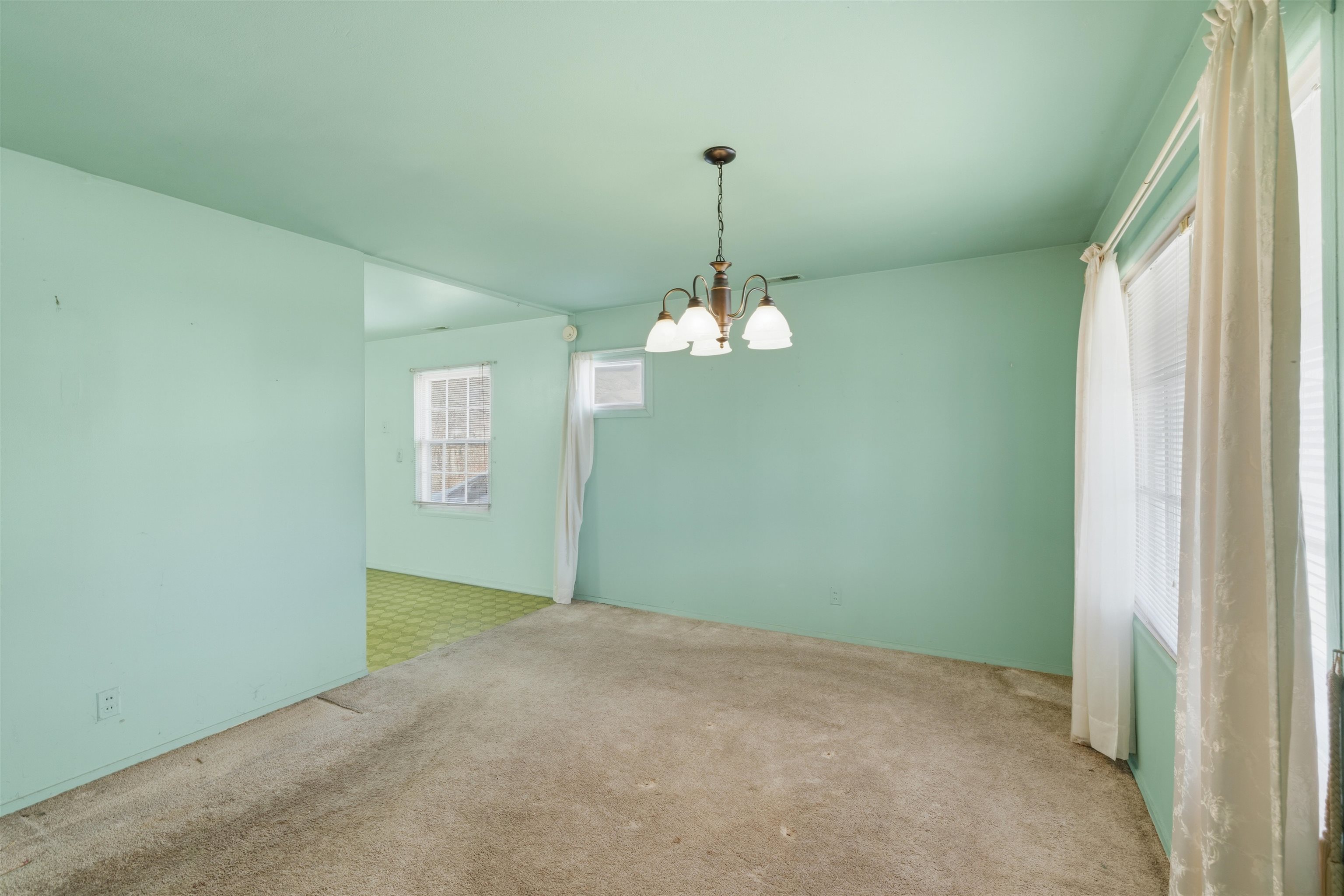 628 Danberry St, Owensboro, Kentucky 42301, 3 Bedrooms Bedrooms, ,1 BathroomBathrooms,Single Family Residence,For Sale,Danberry St,94235