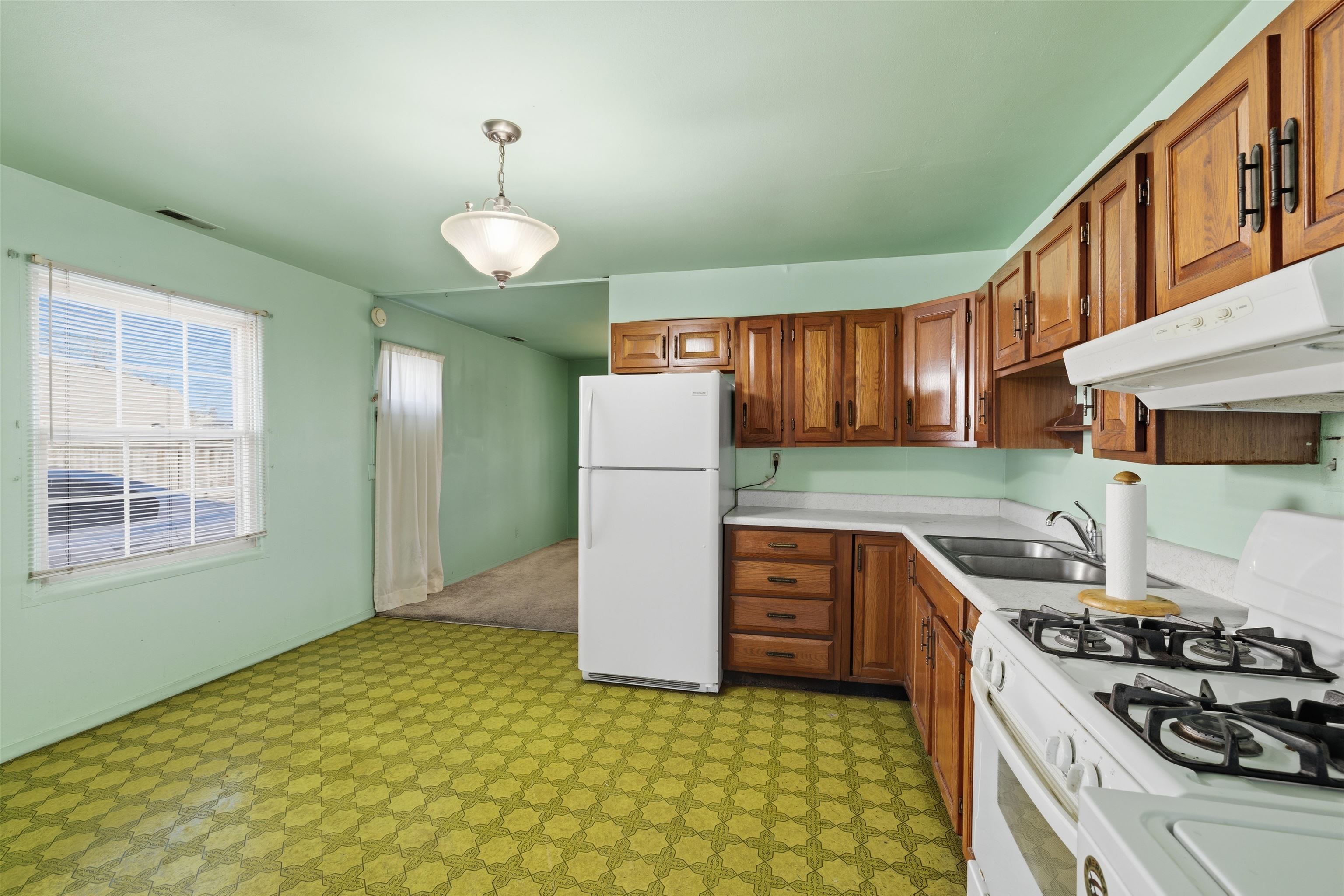 628 Danberry St, Owensboro, Kentucky 42301, 3 Bedrooms Bedrooms, ,1 BathroomBathrooms,Single Family Residence,For Sale,Danberry St,94235