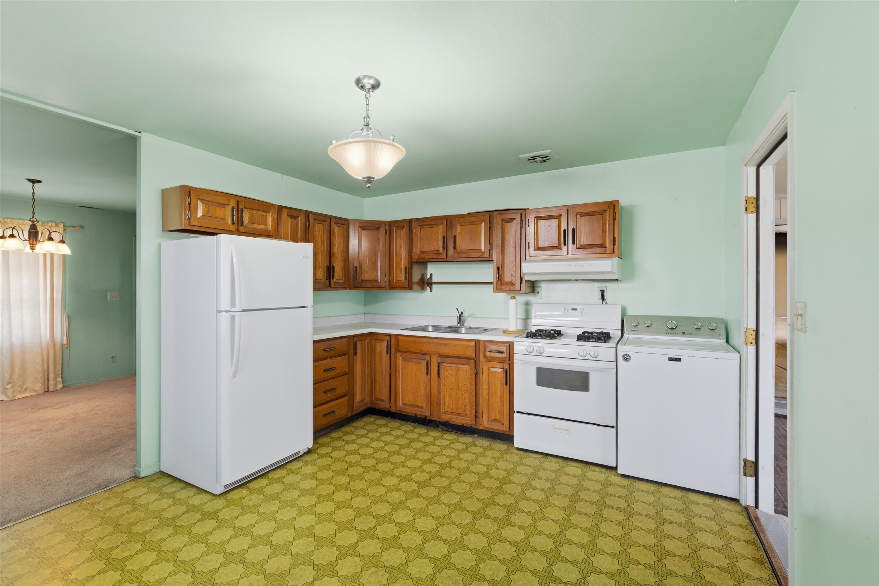 628 Danberry St, Owensboro, Kentucky 42301, 3 Bedrooms Bedrooms, ,1 BathroomBathrooms,Single Family Residence,For Sale,Danberry St,94235