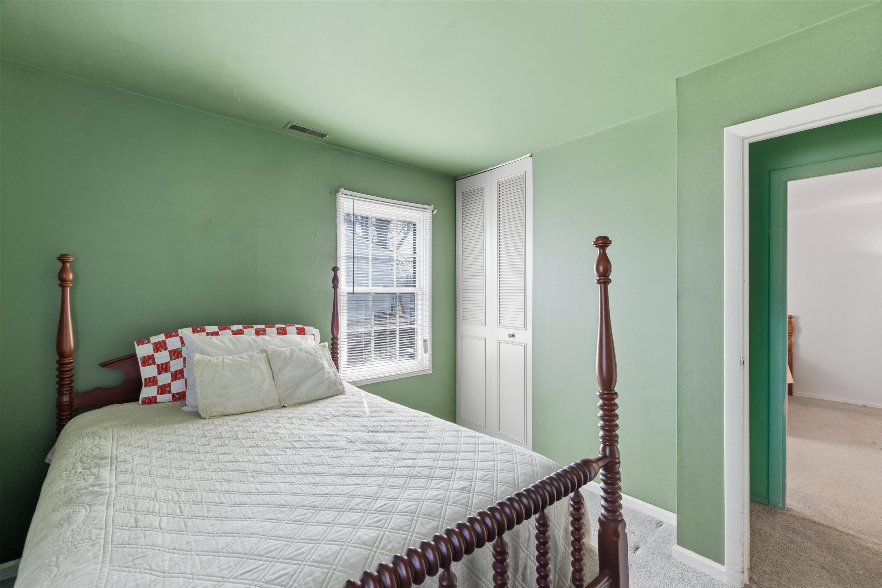 628 Danberry St, Owensboro, Kentucky 42301, 3 Bedrooms Bedrooms, ,1 BathroomBathrooms,Single Family Residence,For Sale,Danberry St,94235