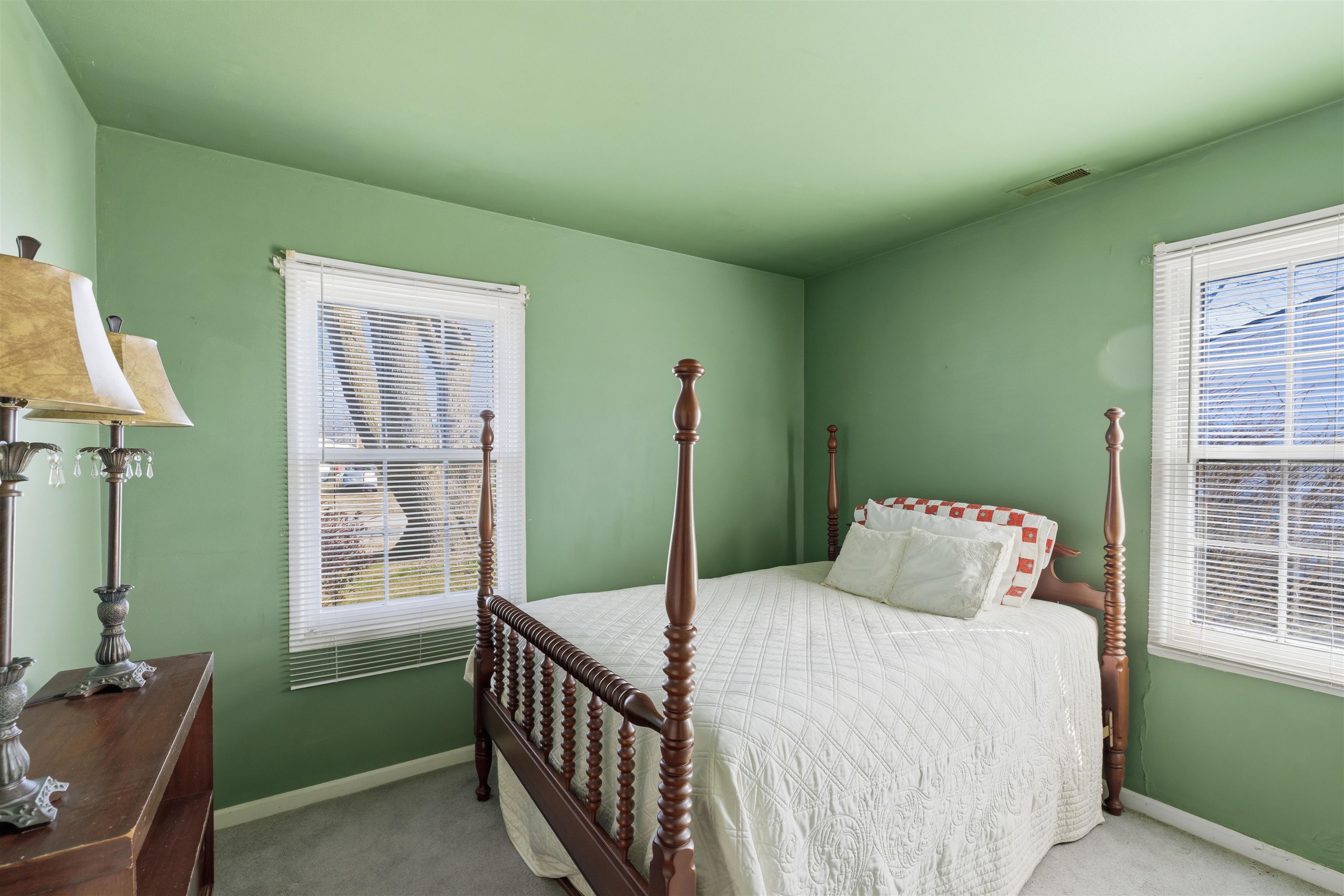 628 Danberry St, Owensboro, Kentucky 42301, 3 Bedrooms Bedrooms, ,1 BathroomBathrooms,Single Family Residence,For Sale,Danberry St,94235