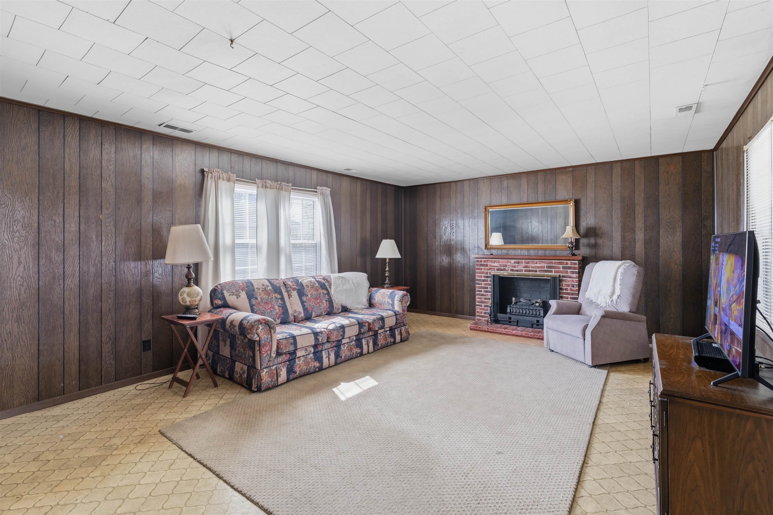 628 Danberry St, Owensboro, Kentucky 42301, 3 Bedrooms Bedrooms, ,1 BathroomBathrooms,Single Family Residence,For Sale,Danberry St,94235