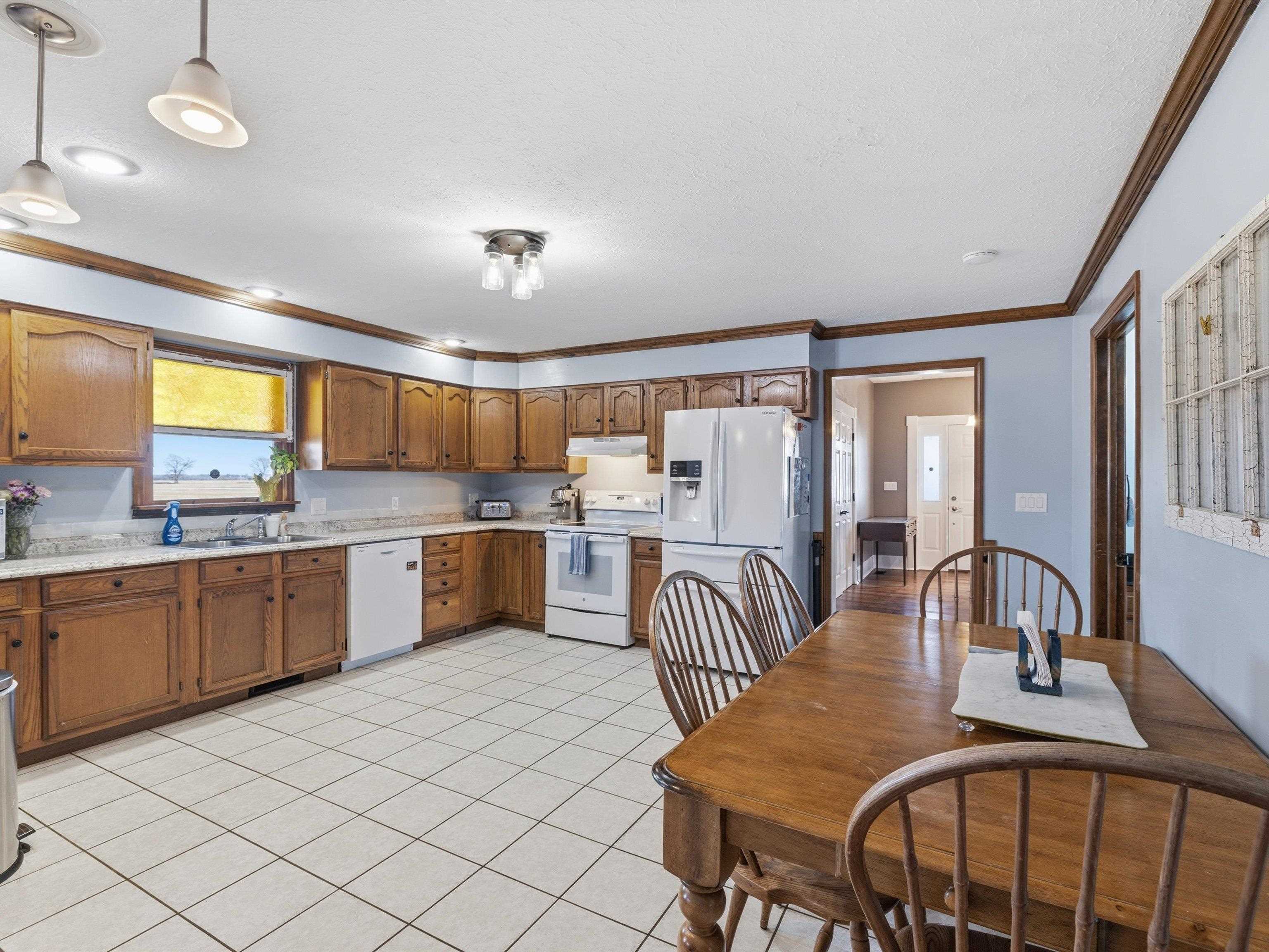 425 Pettit Rd, Owensboro, Kentucky 42303, 3 Bedrooms Bedrooms, ,2 BathroomsBathrooms,Single Family Residence,For Sale,Pettit Rd,94236