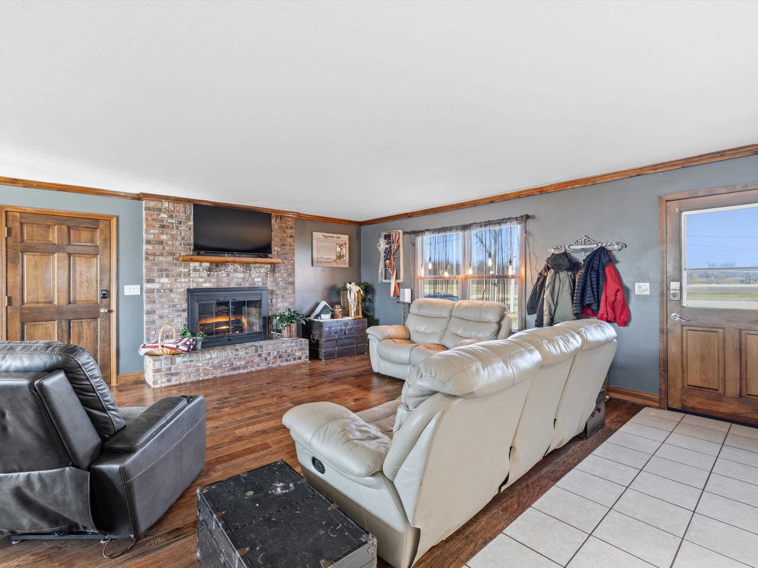 425 Pettit Rd, Owensboro, Kentucky 42303, 3 Bedrooms Bedrooms, ,2 BathroomsBathrooms,Single Family Residence,For Sale,Pettit Rd,94236