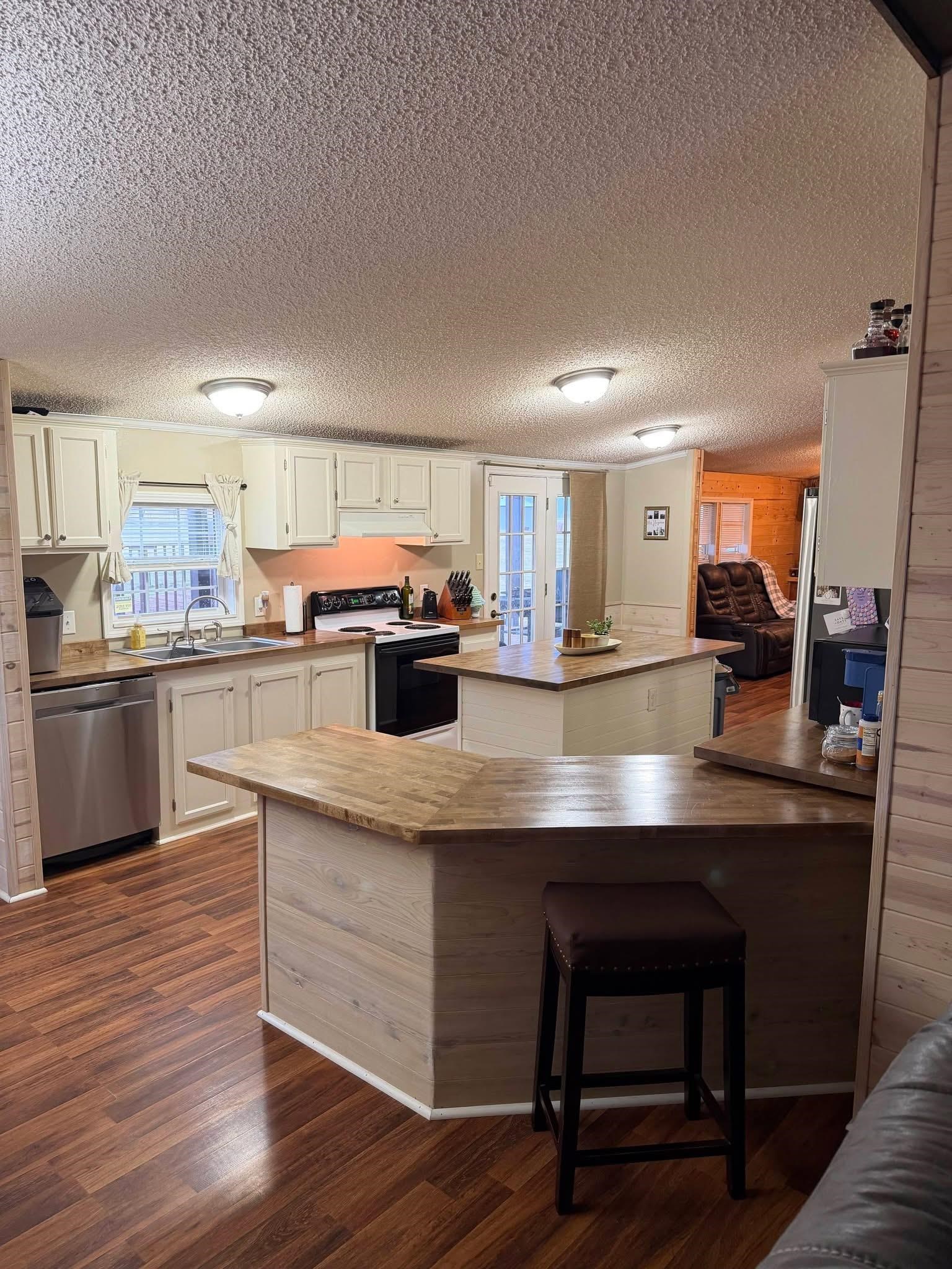 6650 Luther Taylor Road, Philpot, Kentucky 42366, 4 Bedrooms Bedrooms, ,2 BathroomsBathrooms,Single Family Residence,For Sale,Luther Taylor Road,94238