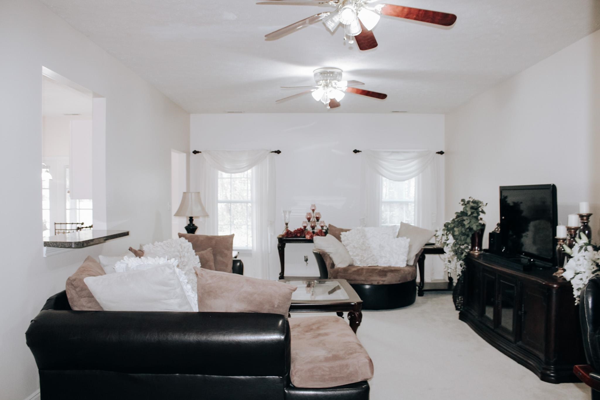 1400 Kingsbrooke, Owensboro, Kentucky 42303, 3 Bedrooms Bedrooms, ,2 BathroomsBathrooms,Single Family Residence,For Sale,Kingsbrooke,94239