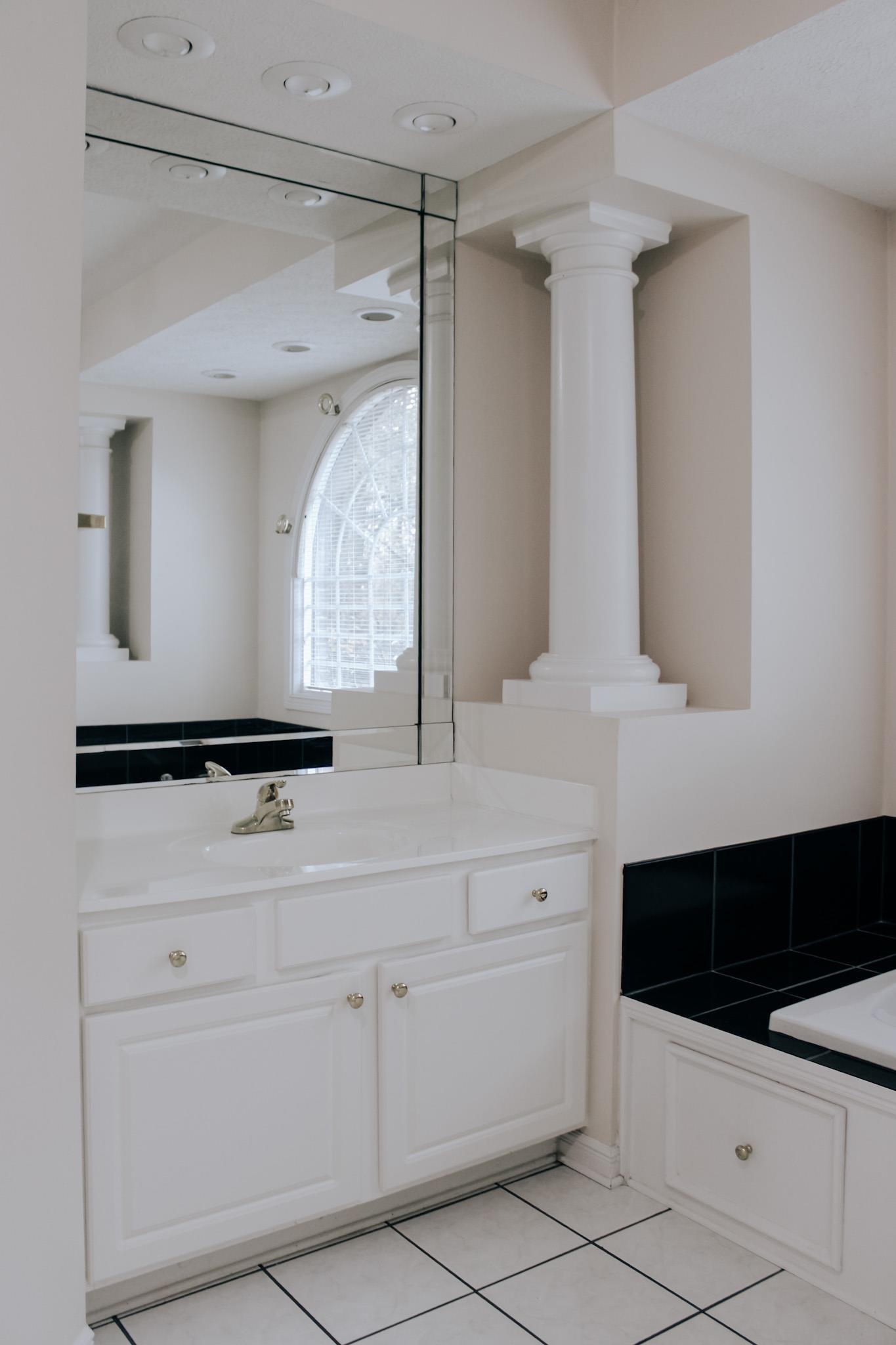 1400 Kingsbrooke, Owensboro, Kentucky 42303, 3 Bedrooms Bedrooms, ,2 BathroomsBathrooms,Single Family Residence,For Sale,Kingsbrooke,94239