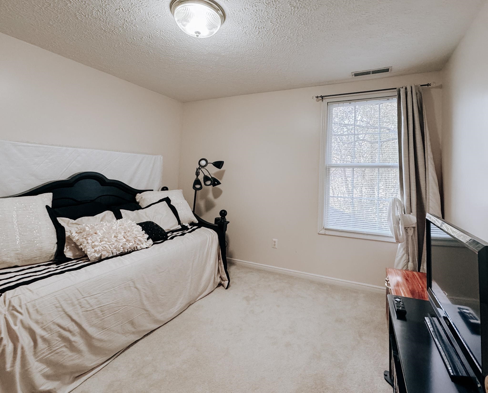 1400 Kingsbrooke, Owensboro, Kentucky 42303, 3 Bedrooms Bedrooms, ,2 BathroomsBathrooms,Single Family Residence,For Sale,Kingsbrooke,94239