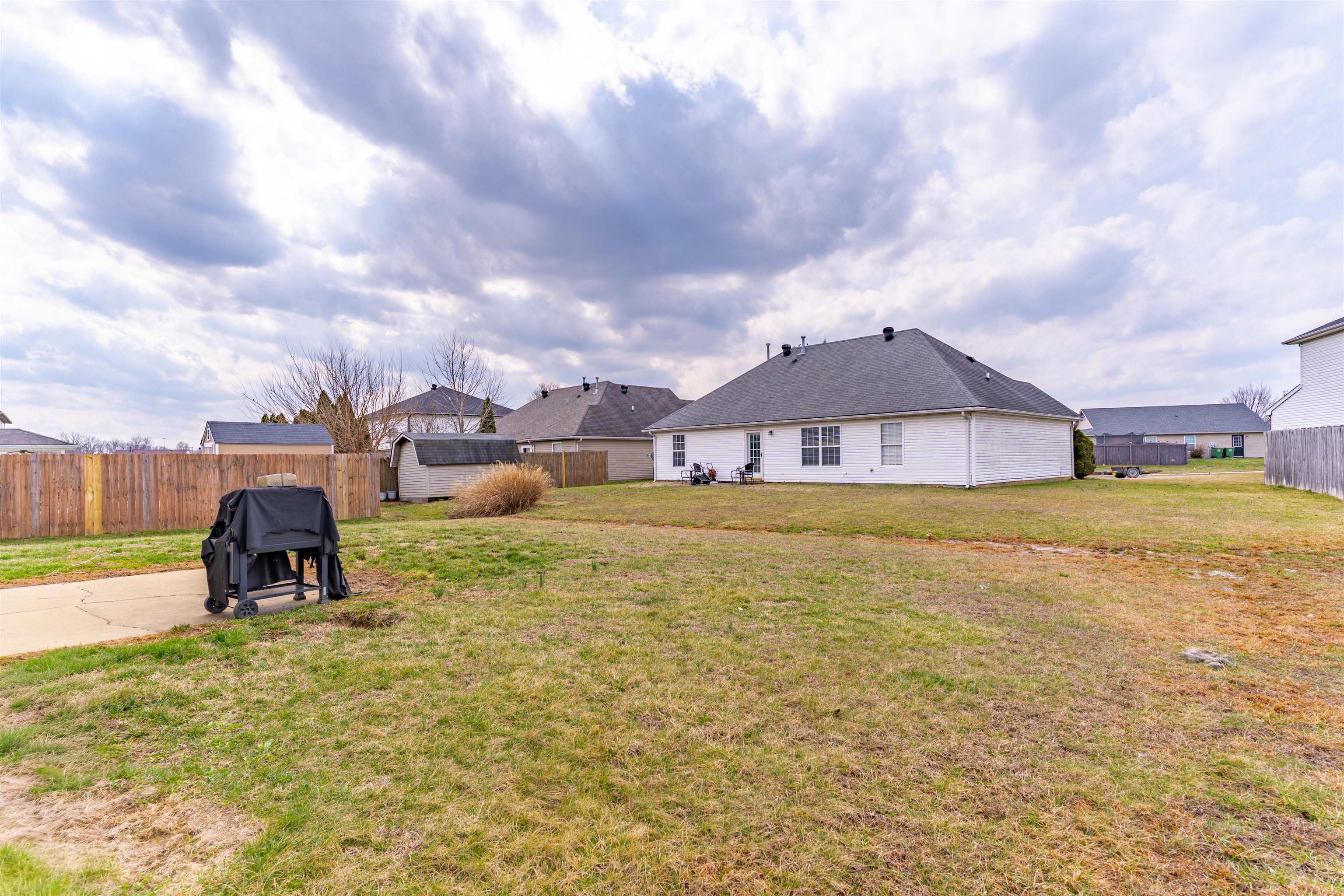 256 Fox Hollow Run, Henderson, Kentucky 42420, 4 Bedrooms Bedrooms, ,2 BathroomsBathrooms,Single Family Residence,For Sale,Fox Hollow Run,94253