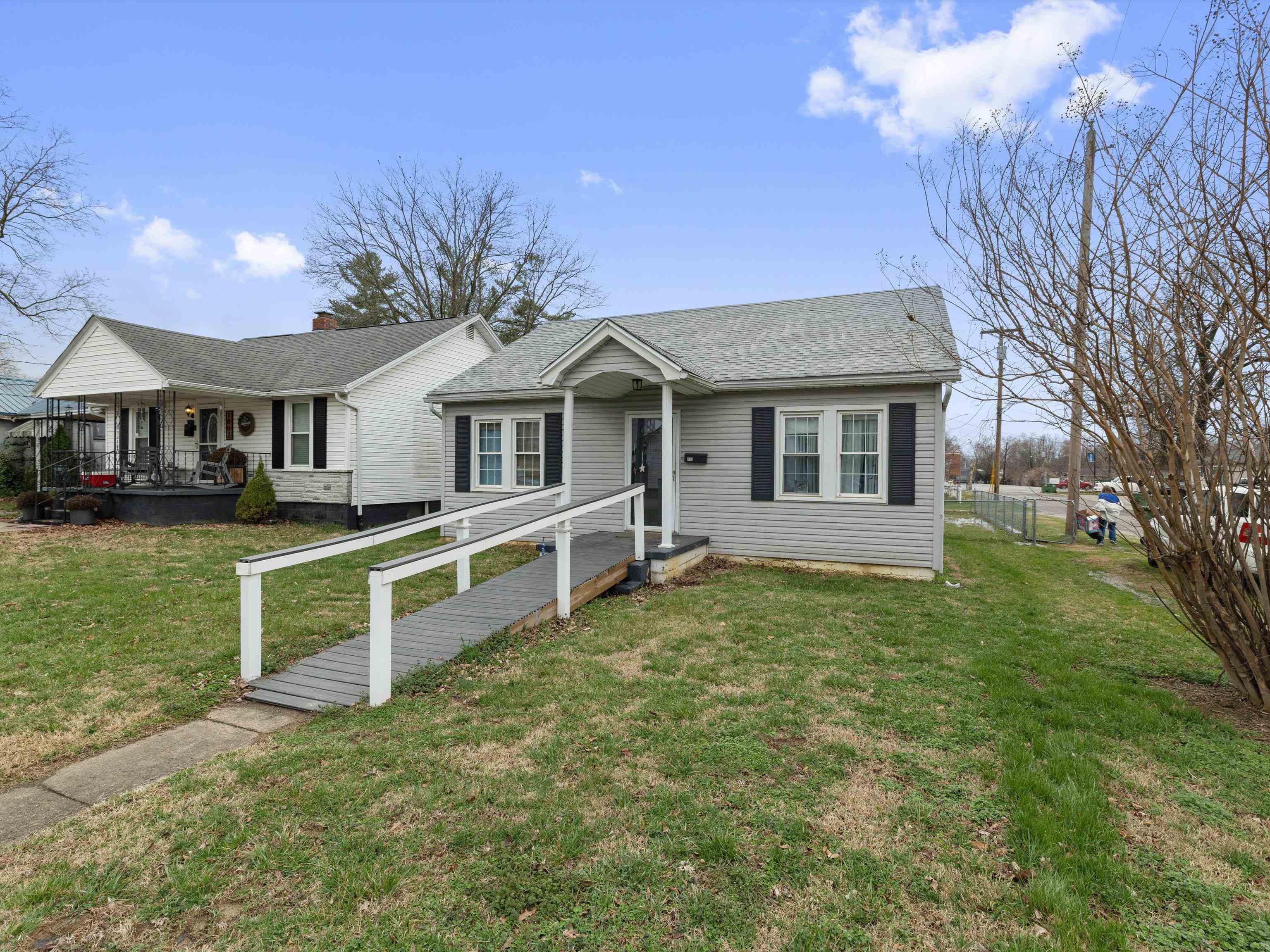 1000 Mill St, Henderson, Kentucky 42420, 3 Bedrooms Bedrooms, ,1 BathroomBathrooms,Single Family Residence,For Sale,Mill St,94254