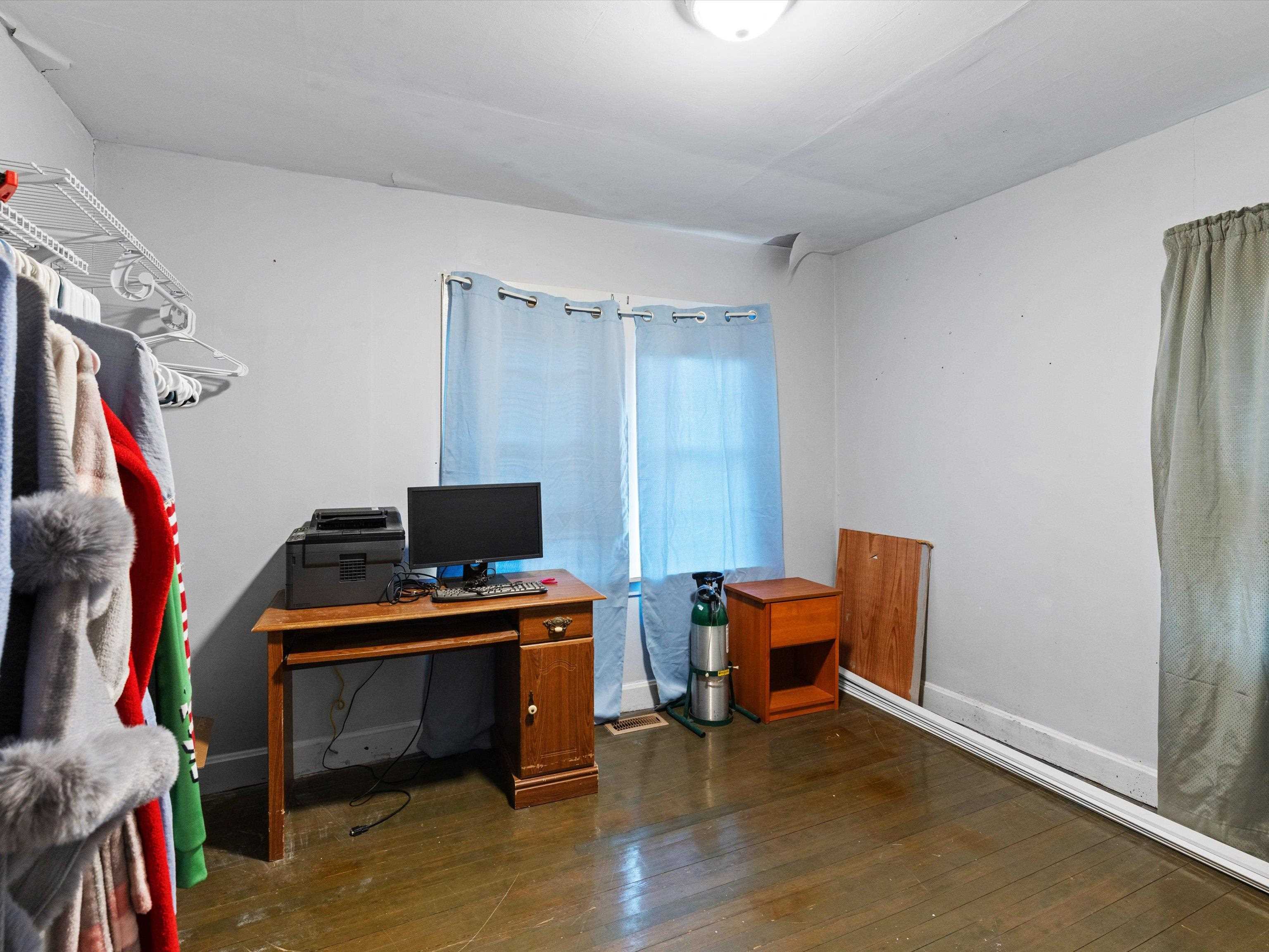 1000 Mill St, Henderson, Kentucky 42420, 3 Bedrooms Bedrooms, ,1 BathroomBathrooms,Single Family Residence,For Sale,Mill St,94254