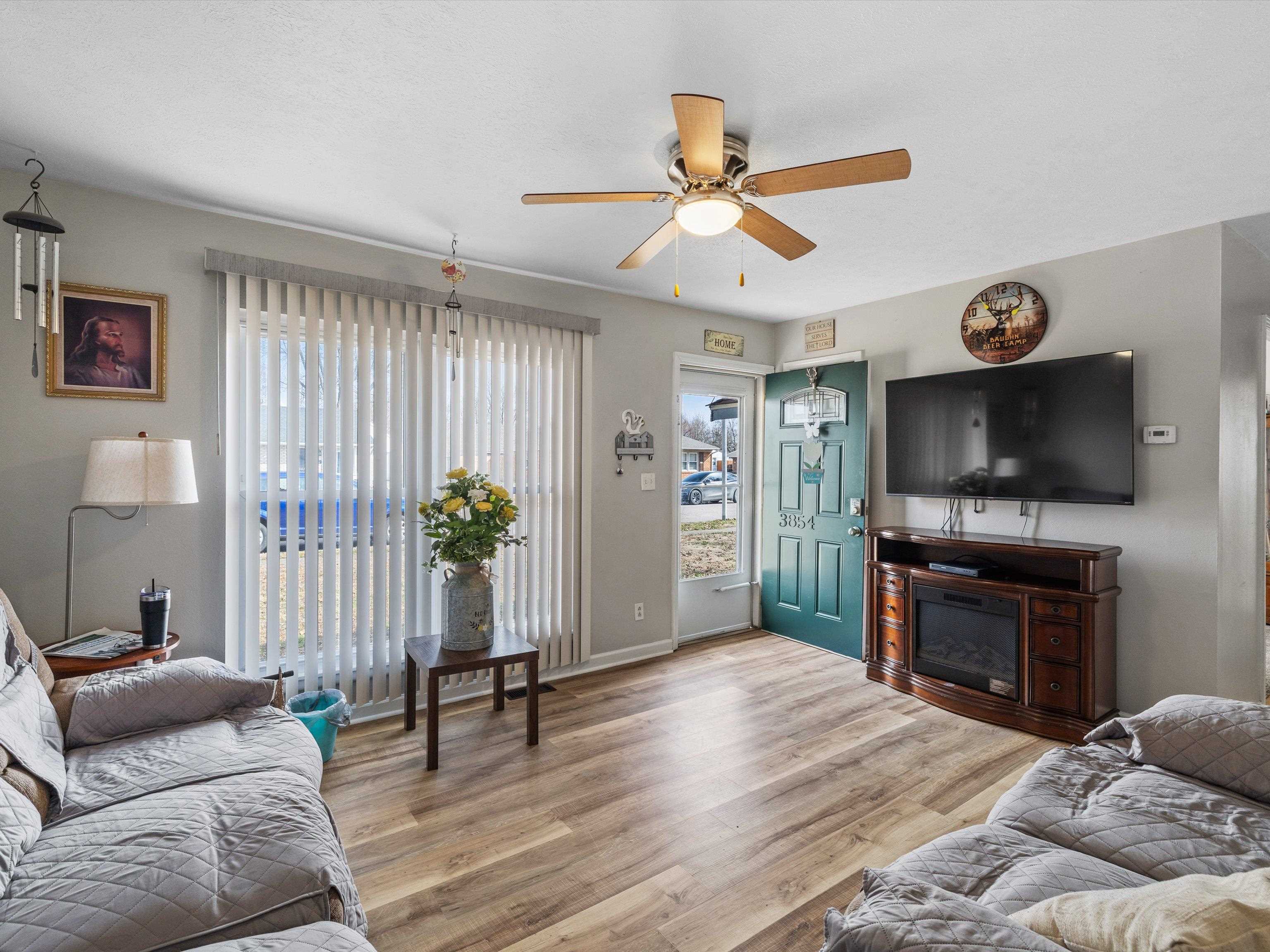 3854 Carpenter Drive, Owensboro, Kentucky 42303, 3 Bedrooms Bedrooms, ,1 BathroomBathrooms,Single Family Residence,For Sale,Carpenter Drive,94257