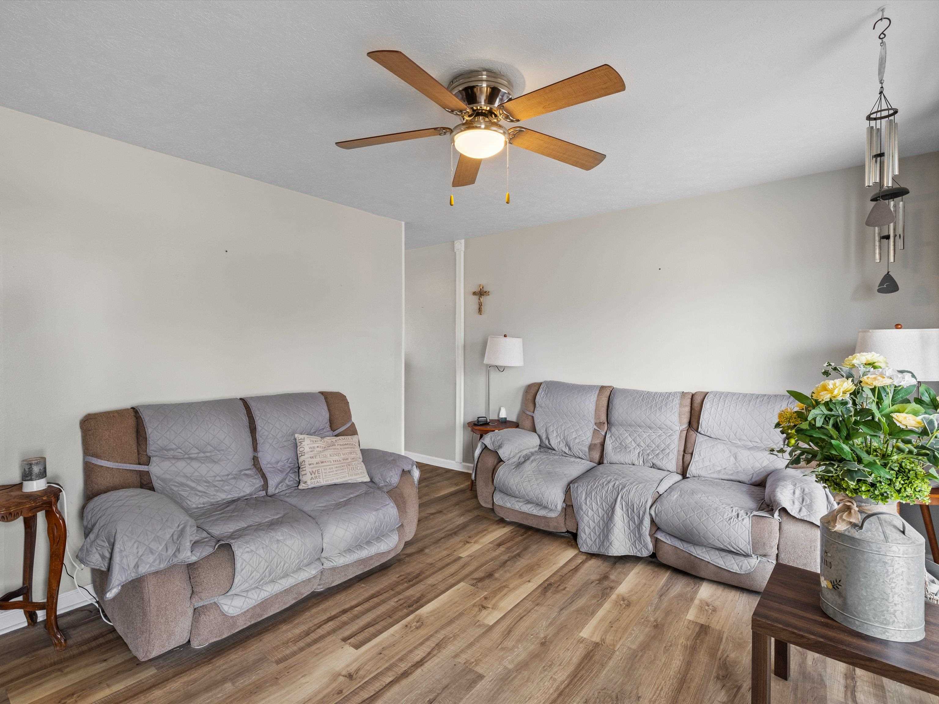 3854 Carpenter Drive, Owensboro, Kentucky 42303, 3 Bedrooms Bedrooms, ,1 BathroomBathrooms,Single Family Residence,For Sale,Carpenter Drive,94257