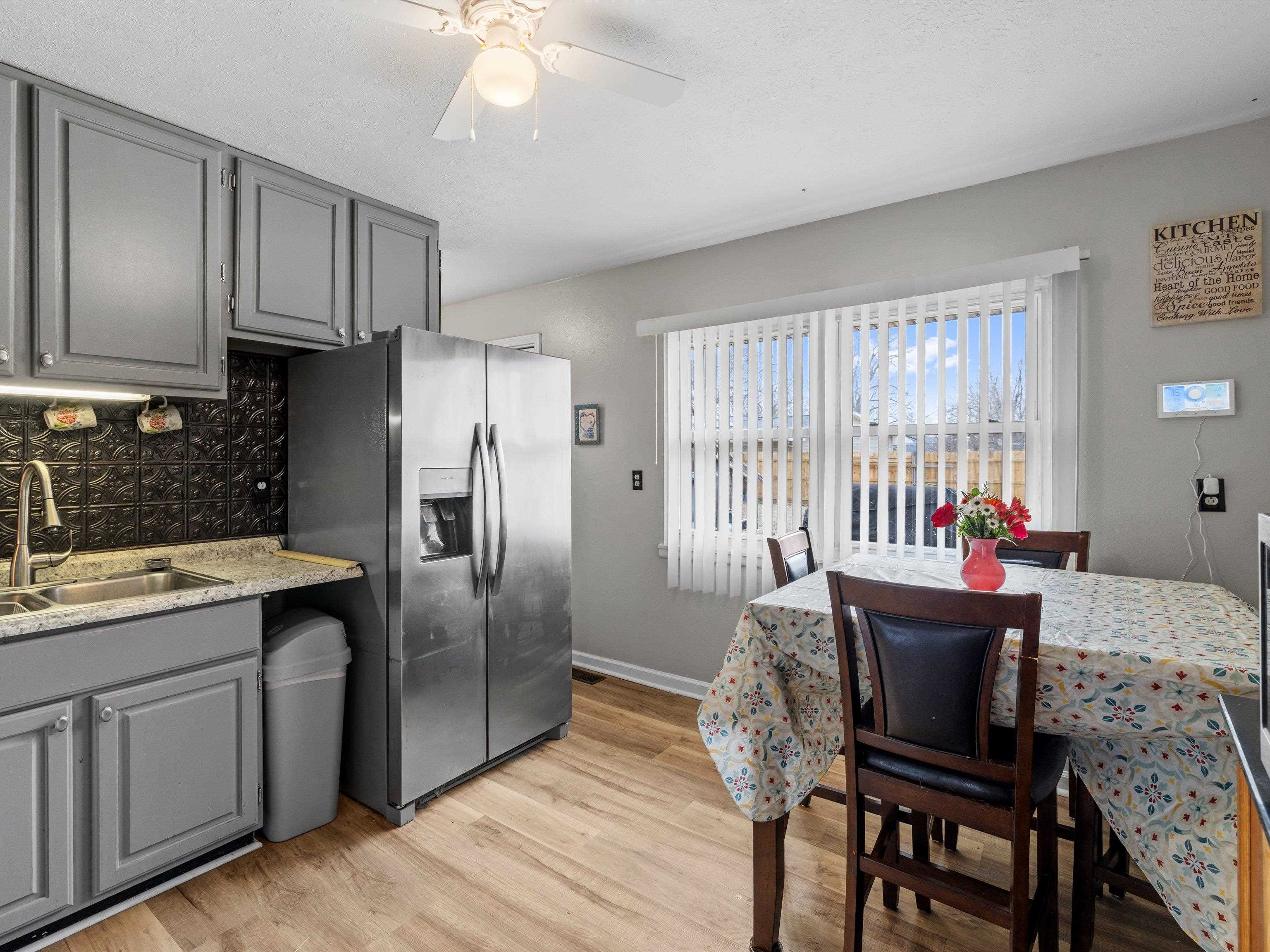 3854 Carpenter Drive, Owensboro, Kentucky 42303, 3 Bedrooms Bedrooms, ,1 BathroomBathrooms,Single Family Residence,For Sale,Carpenter Drive,94257