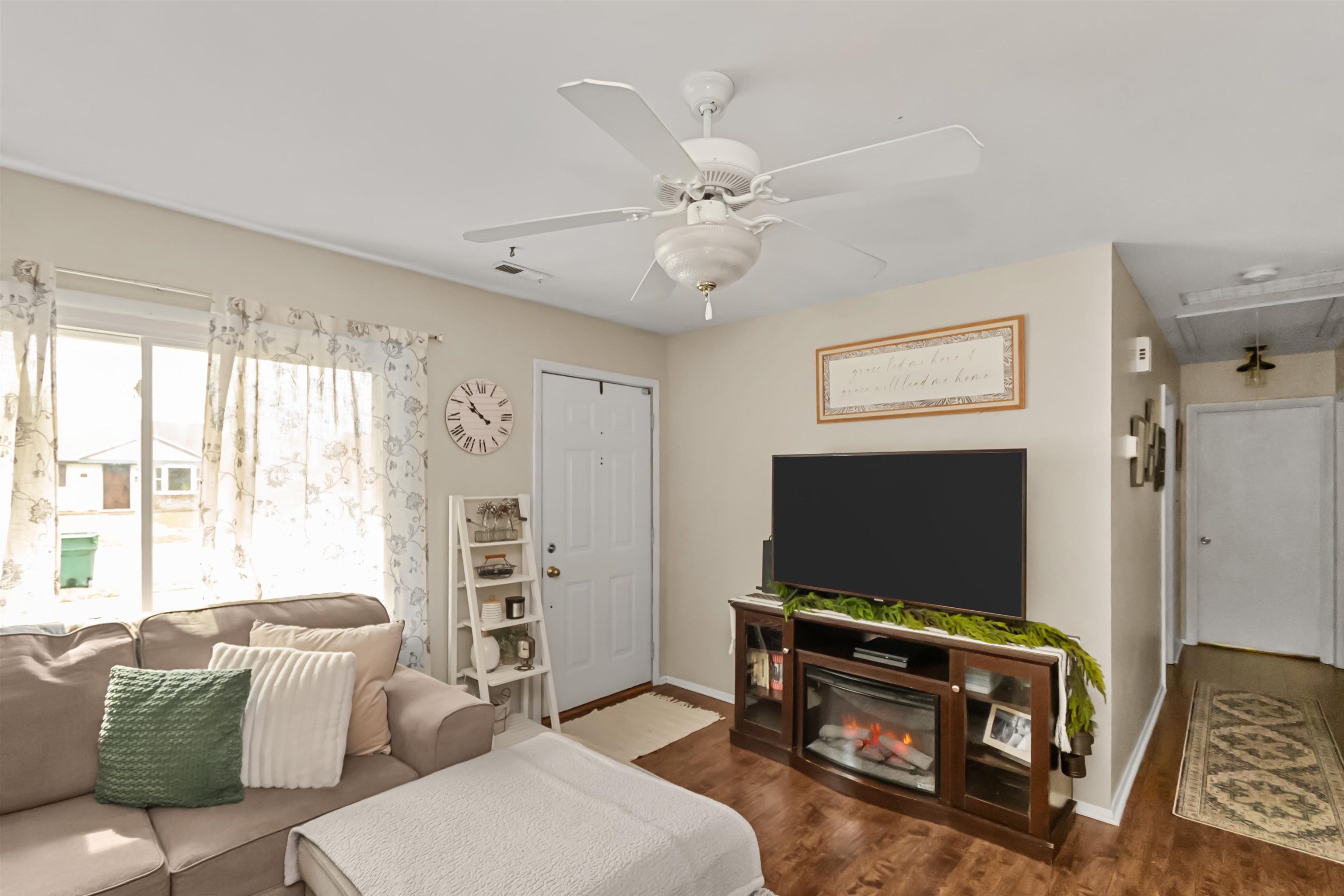 327 Whittier Drive, Owensboro, Kentucky 42301, 3 Bedrooms Bedrooms, ,1 BathroomBathrooms,Single Family Residence,For Sale,Whittier Drive,94265