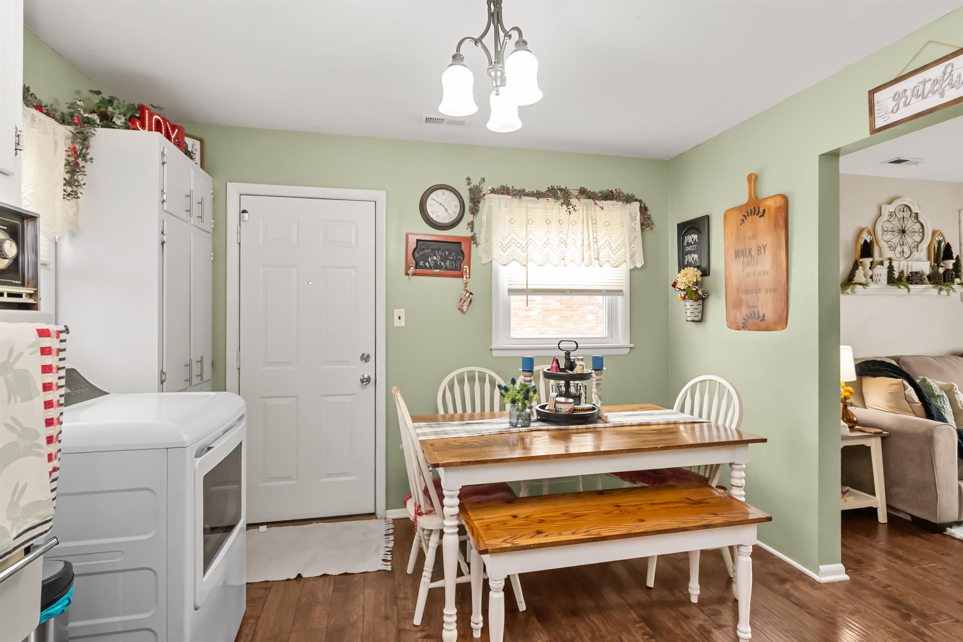 327 Whittier Drive, Owensboro, Kentucky 42301, 3 Bedrooms Bedrooms, ,1 BathroomBathrooms,Single Family Residence,For Sale,Whittier Drive,94265