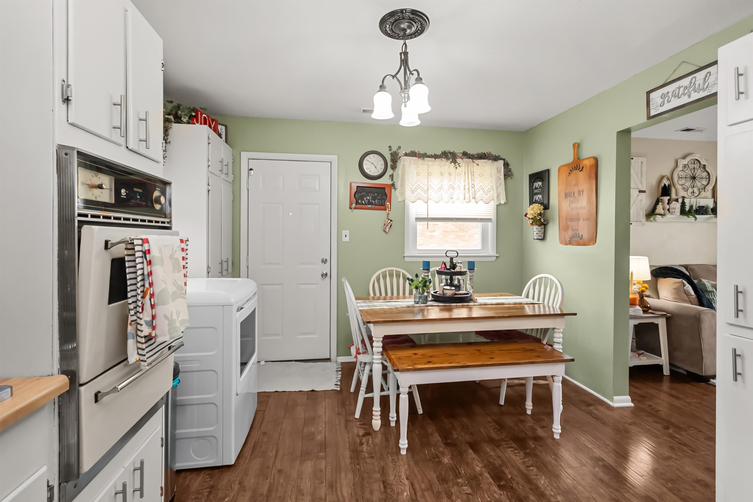 327 Whittier Drive, Owensboro, Kentucky 42301, 3 Bedrooms Bedrooms, ,1 BathroomBathrooms,Single Family Residence,For Sale,Whittier Drive,94265